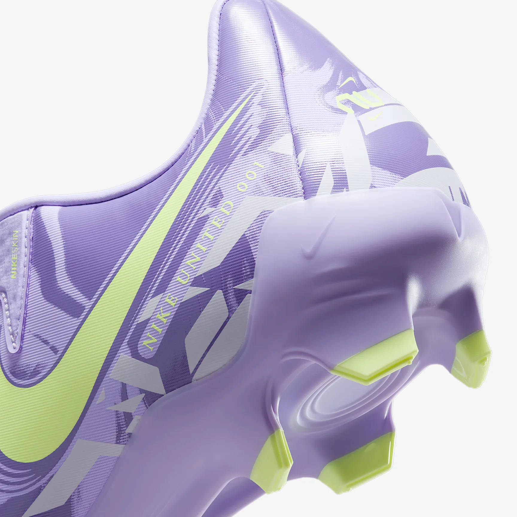 Nike United Phantom GX 2 Academy MG Low-Top Soccer Cleats