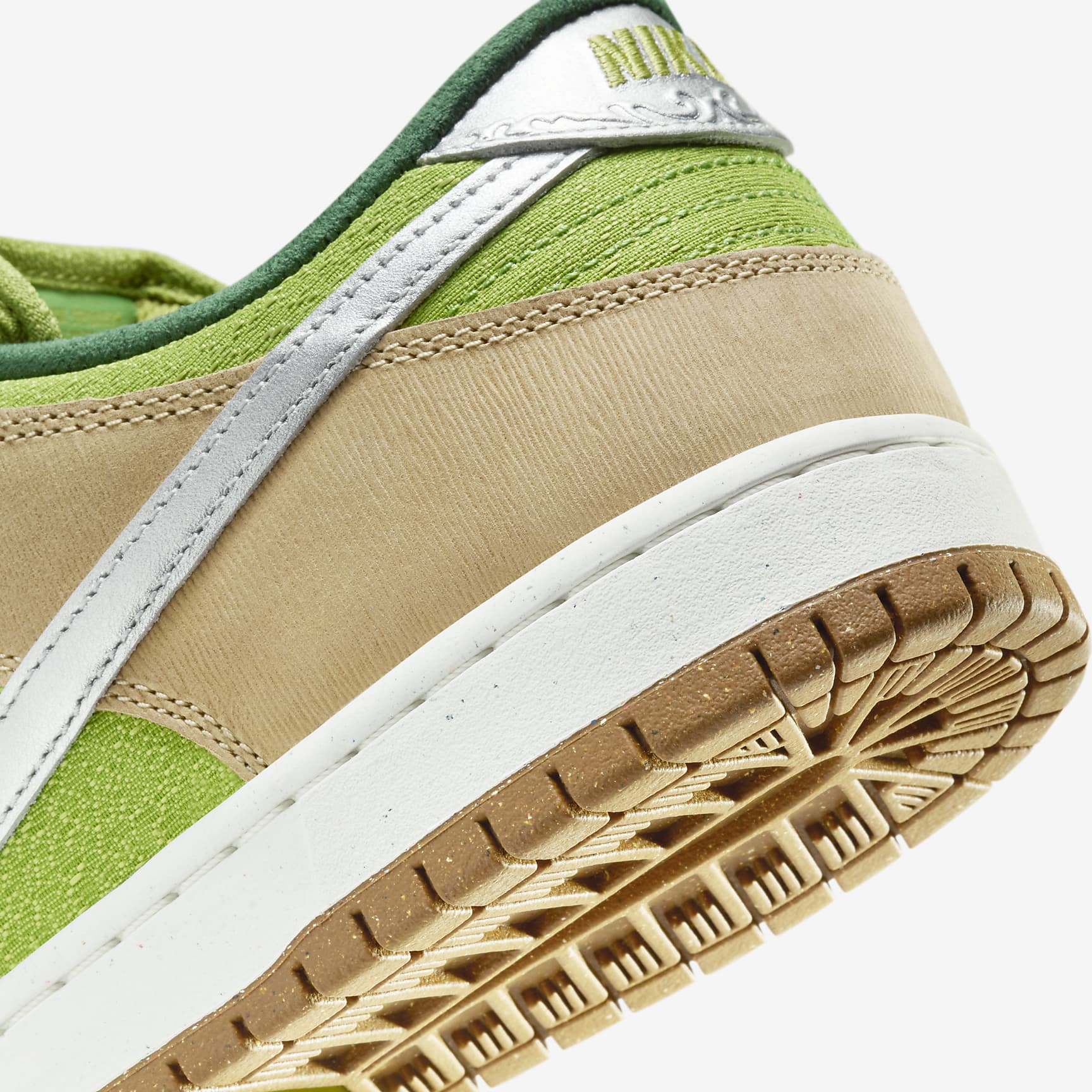 Nike SB Dunk Low Pro Skate Shoes