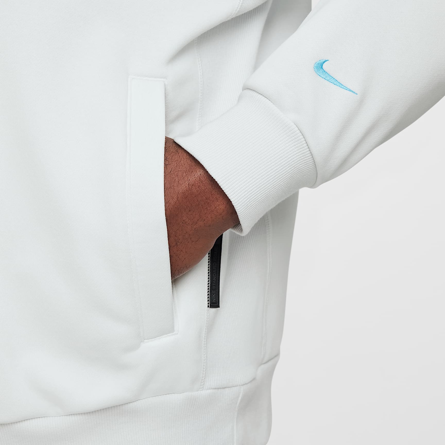 LeBron Standard Issue Men's Therma-FIT Basketball Jacket