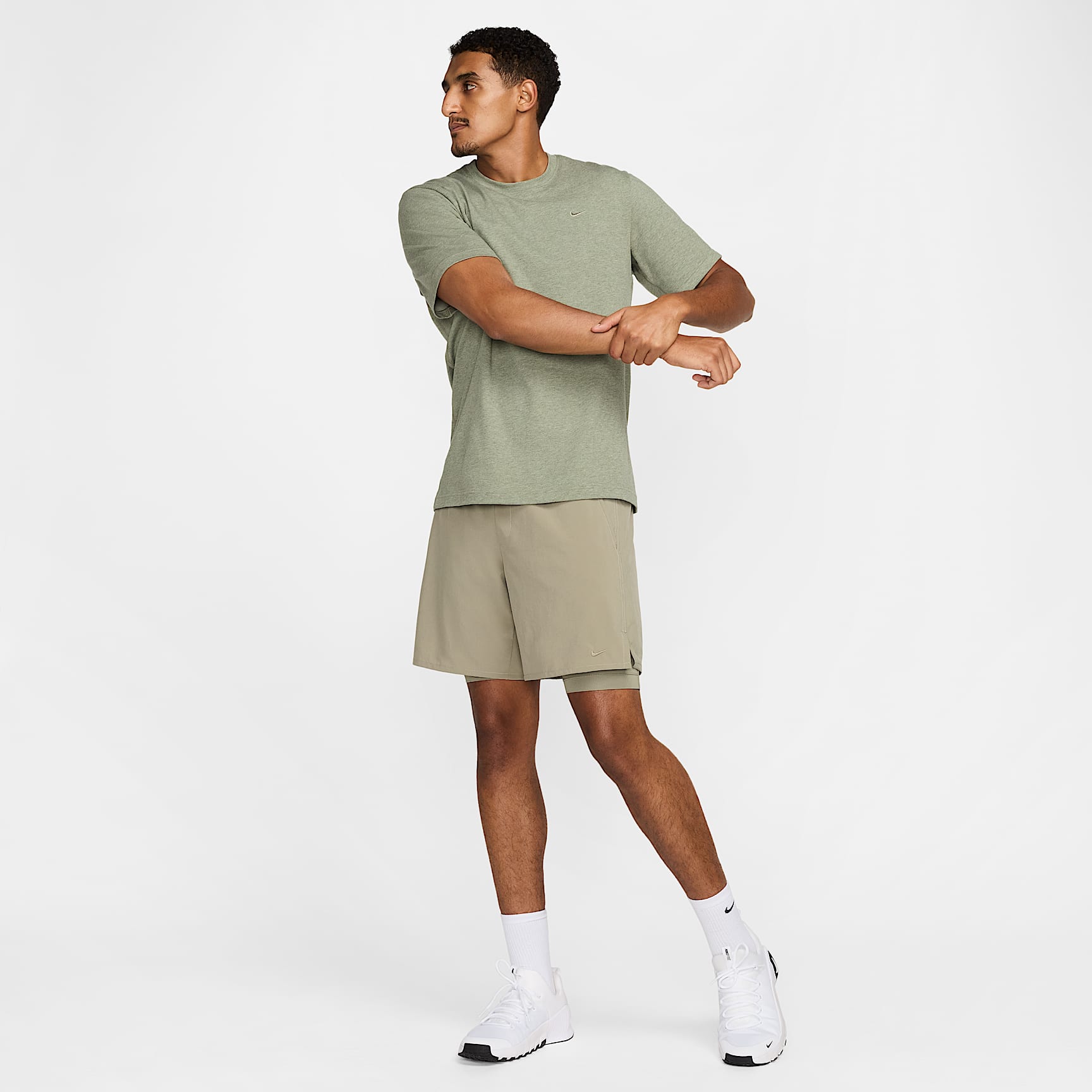 Nike Primary Men's Dri-FIT Short-Sleeve Versatile Top