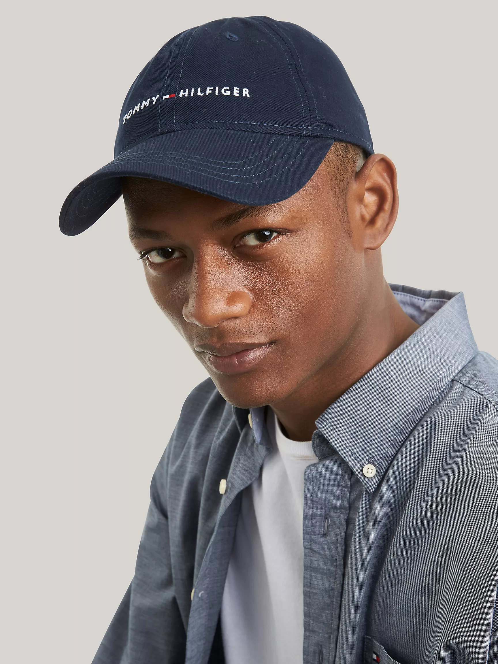 Шляпа унисекс Tommy Hilfiger, Бейсболка с вышитым логотипом Tommy