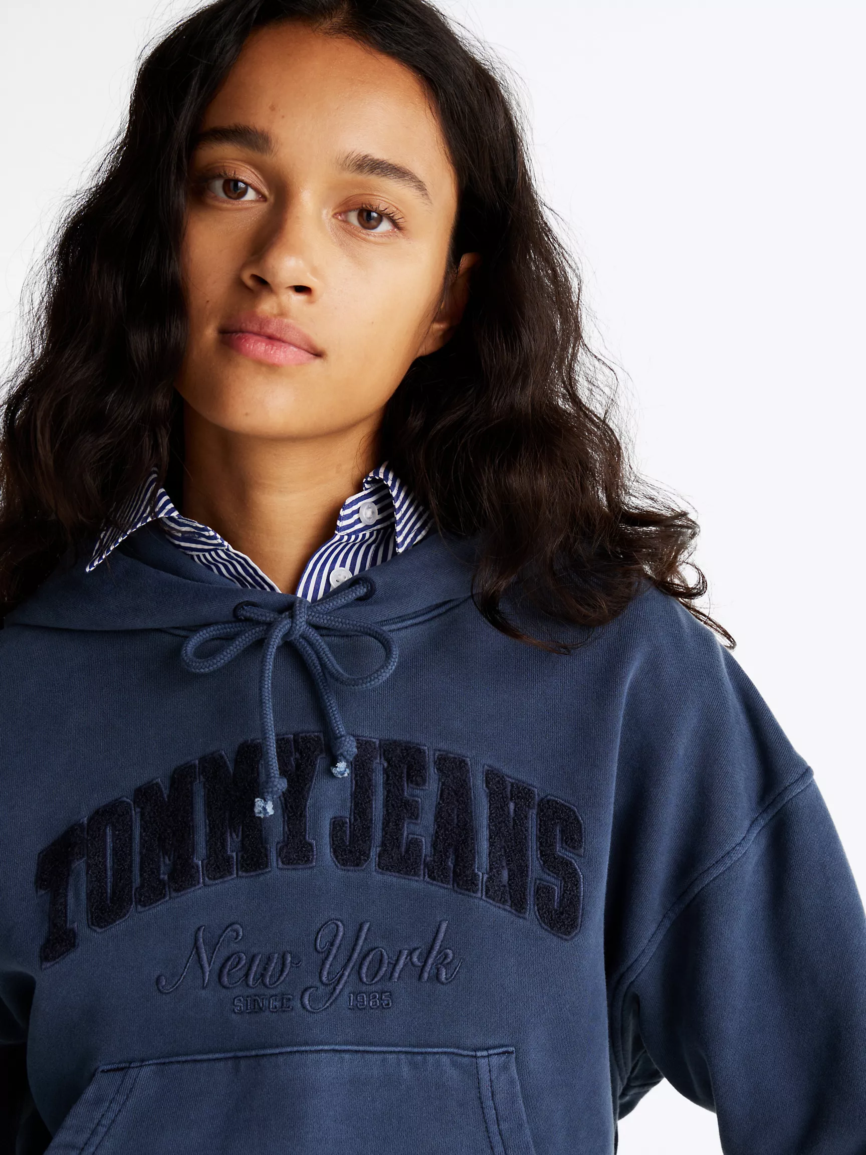 Женское худи Tommy Hilfiger, Укороченное худи с флокированным логотипом