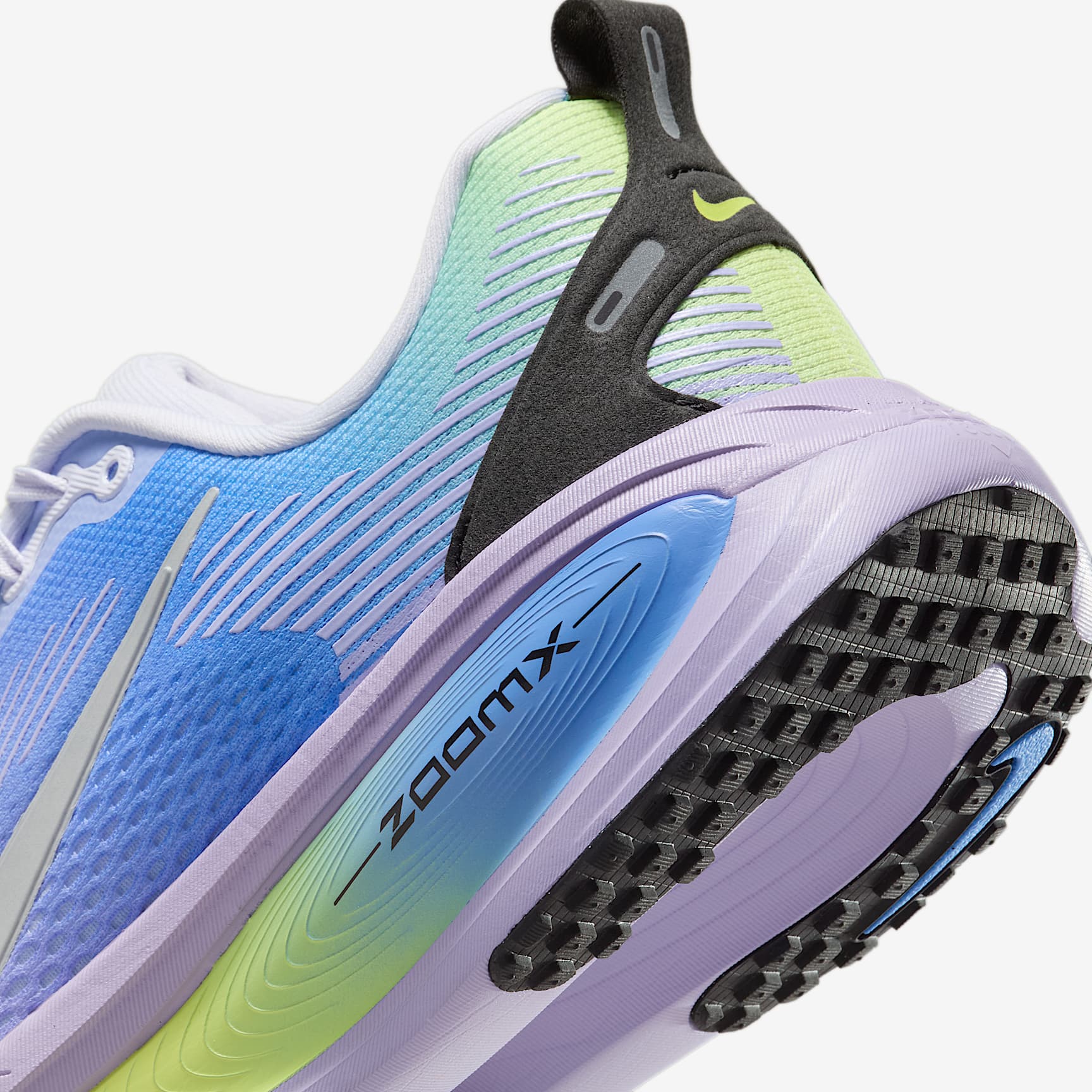 Nike Vomero 18 SE Women's Road Running Shoes