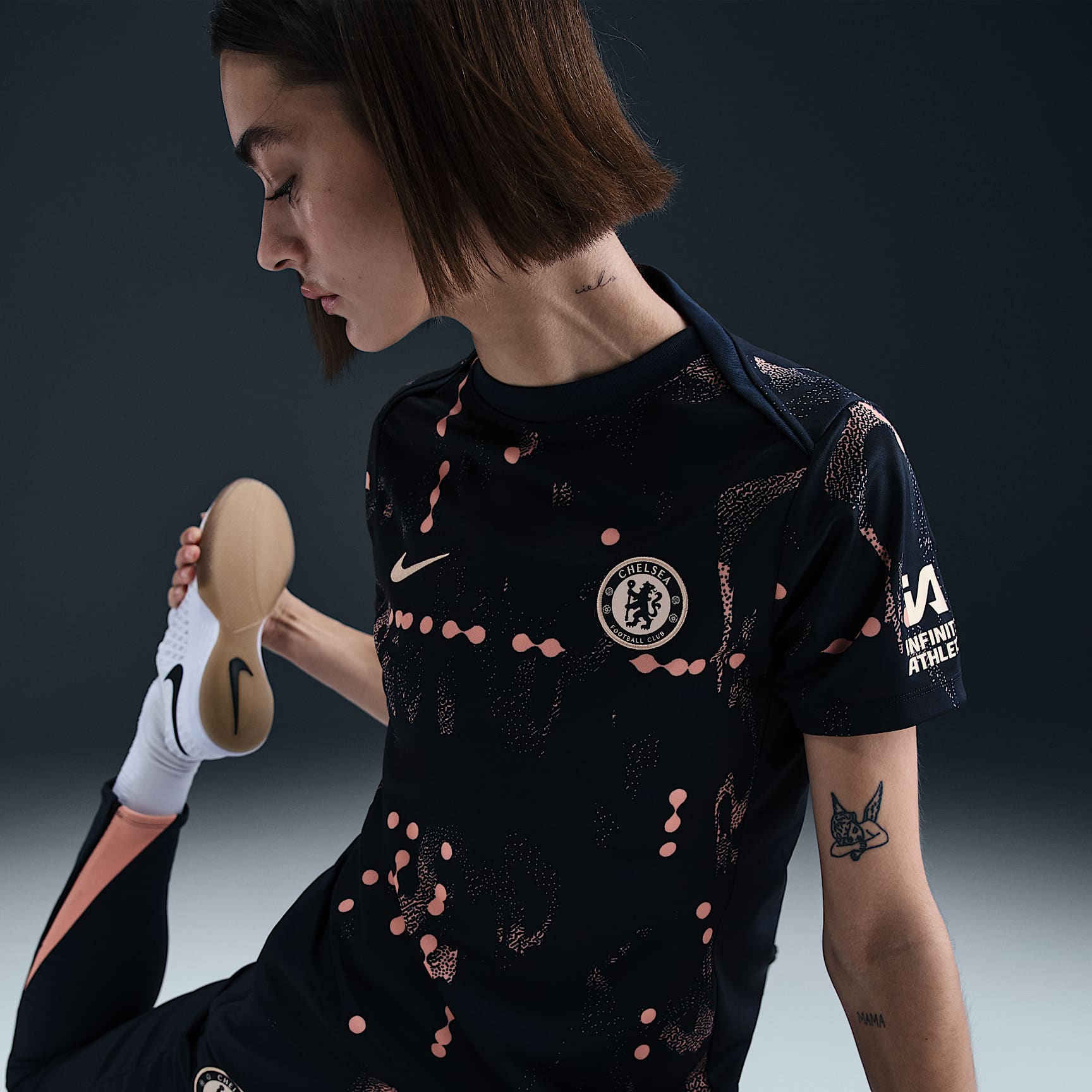 Chelsea FC Academy Pro SE Women's Nike Dri-FIT Soccer Pre-Match Short-Sleeve Top