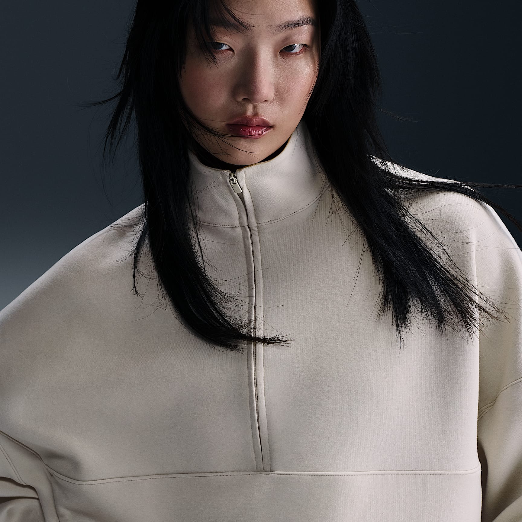 Nike 24.7 ImpossiblySoft Women's Dri-FIT Oversized 1/2-Zip Top