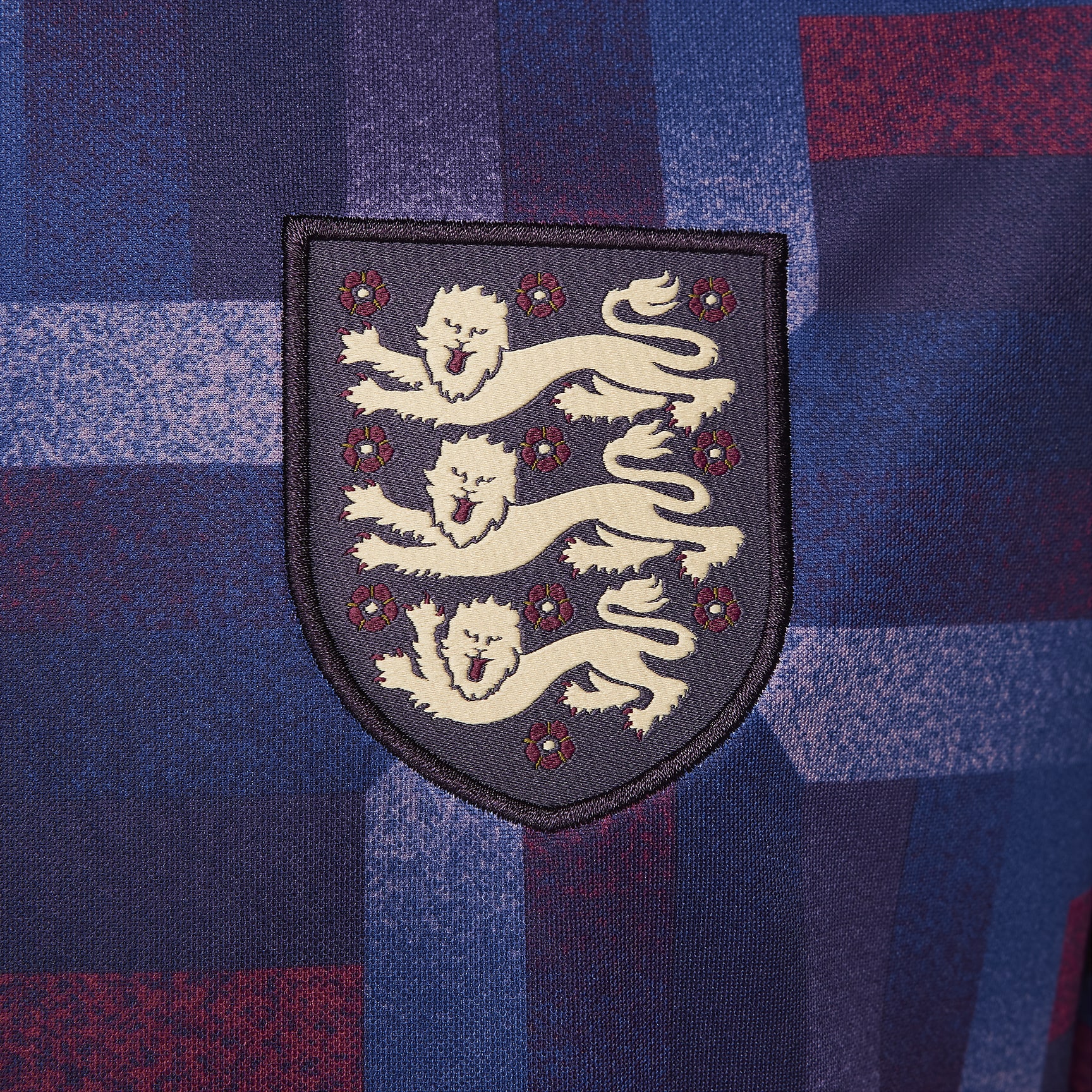 England Academy Pro Men's Nike Dri-FIT Soccer Pre-Match Short-Sleeve Top