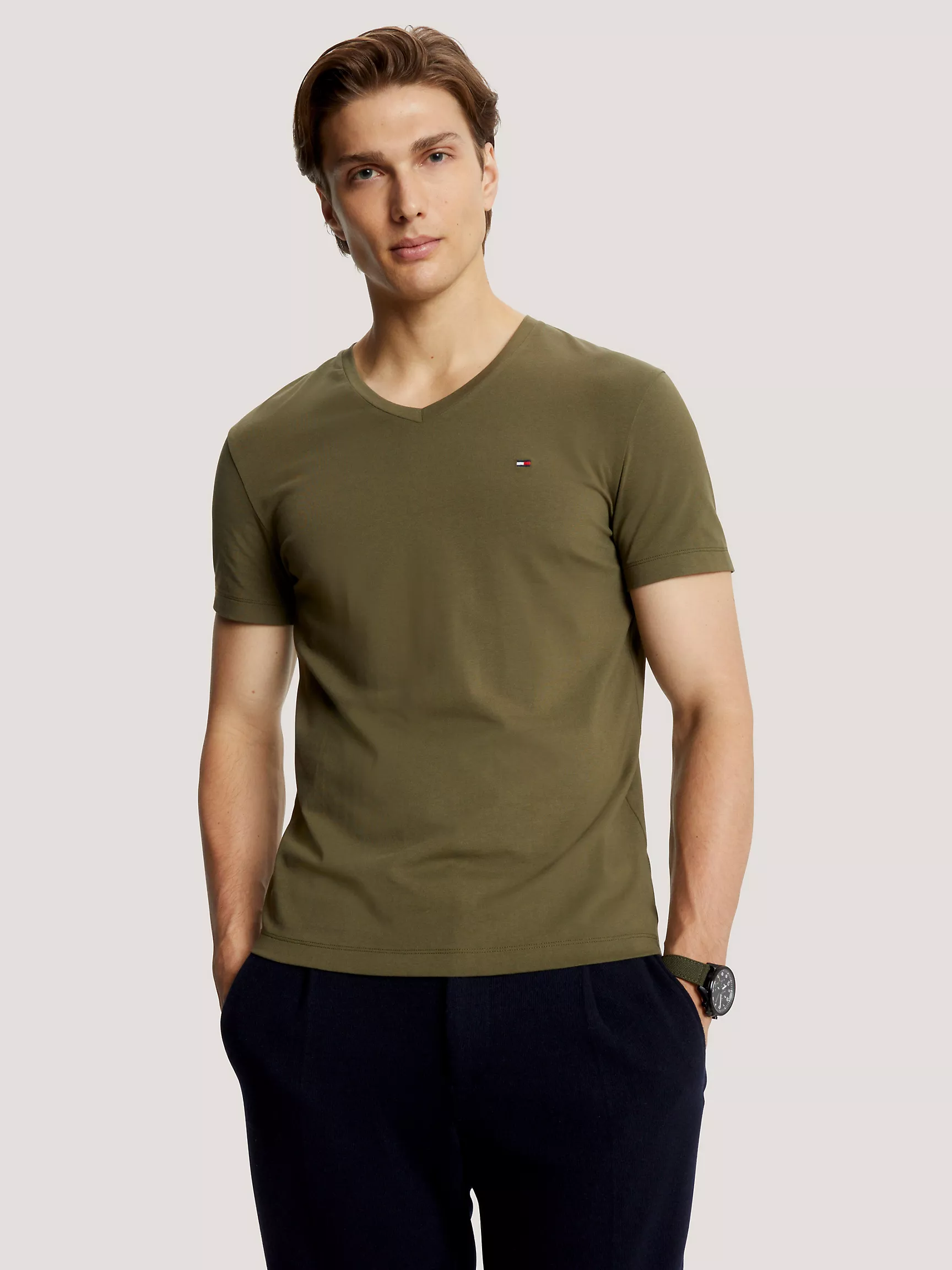 Мужская футболка Tommy Hilfiger, Приталенная однотонная футболка с V-образным вырезом