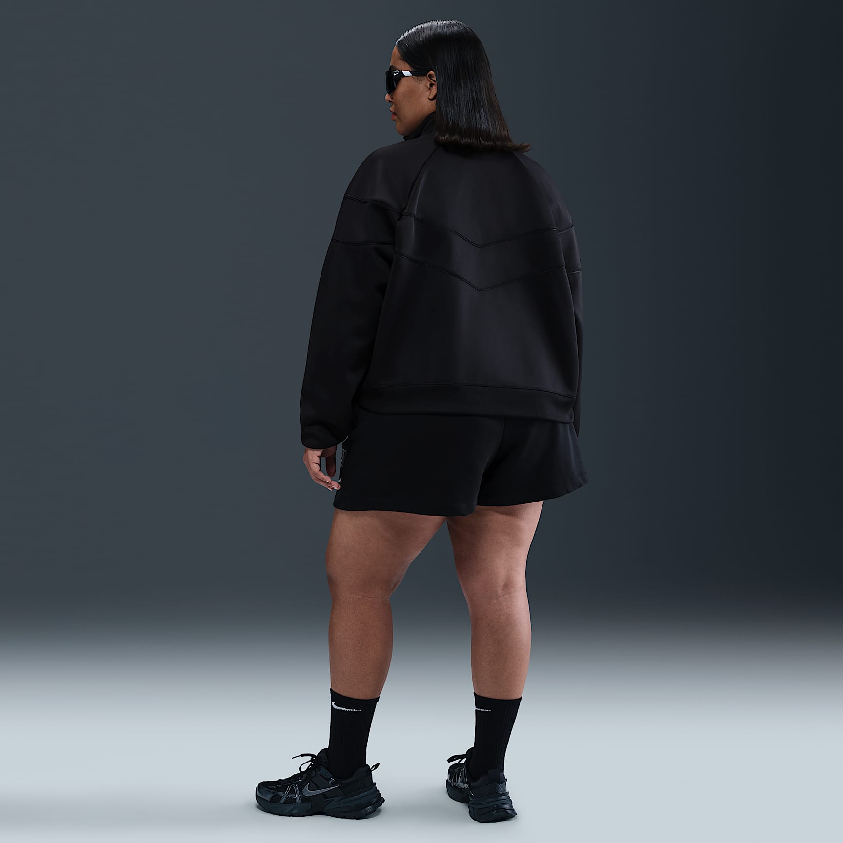 Nike Sportswear Club Fleece Women's Mid-Rise 4" Graphic Shorts (Plus Size)