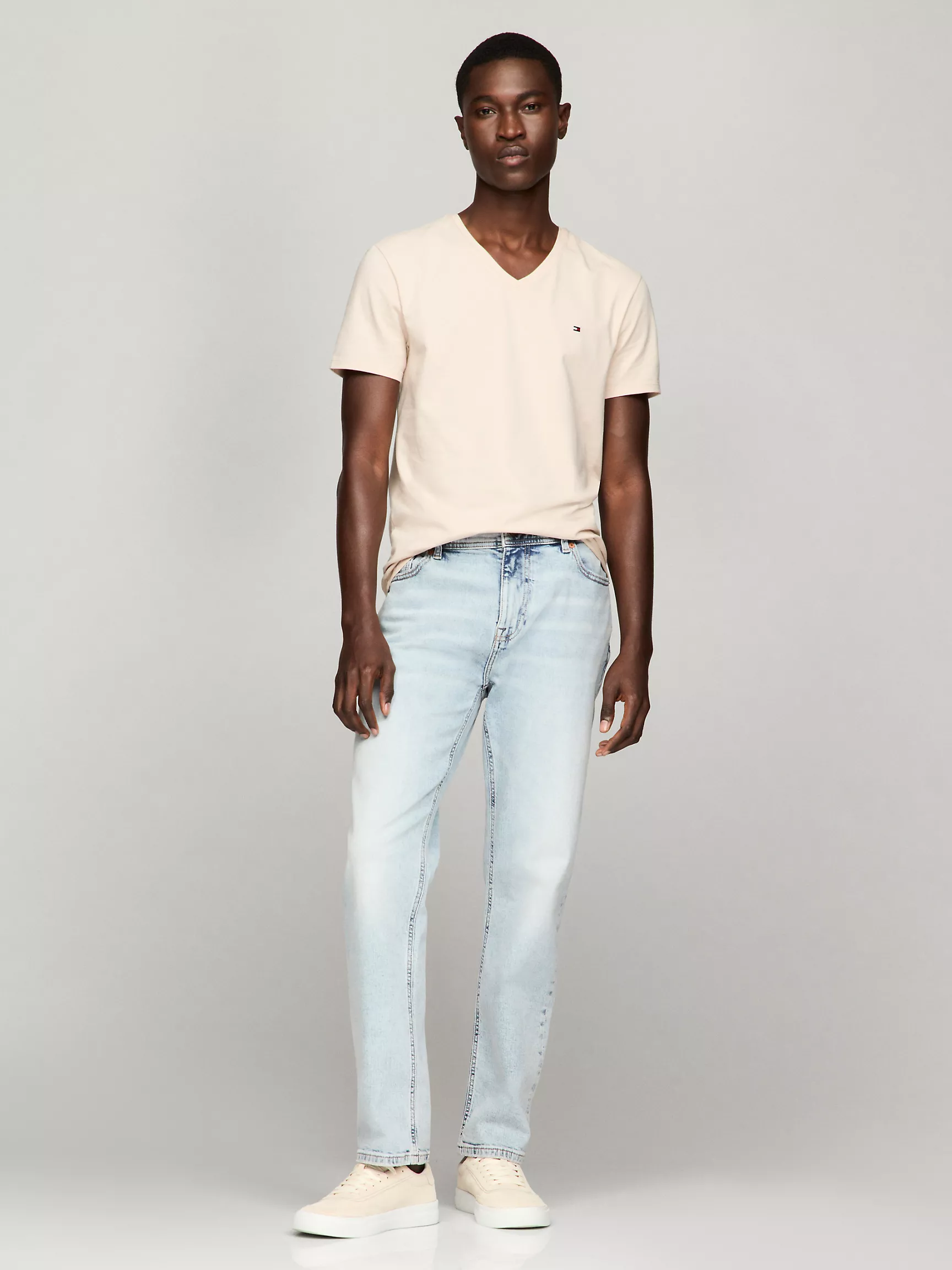 Мужская футболка Tommy Hilfiger, Приталенная футболка с V-образным вырезом