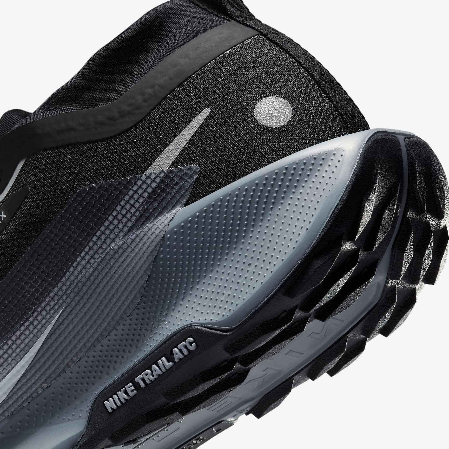 Nike Pegasus Trail 5 GORE-TEX Men's Waterproof Trail Running Shoes