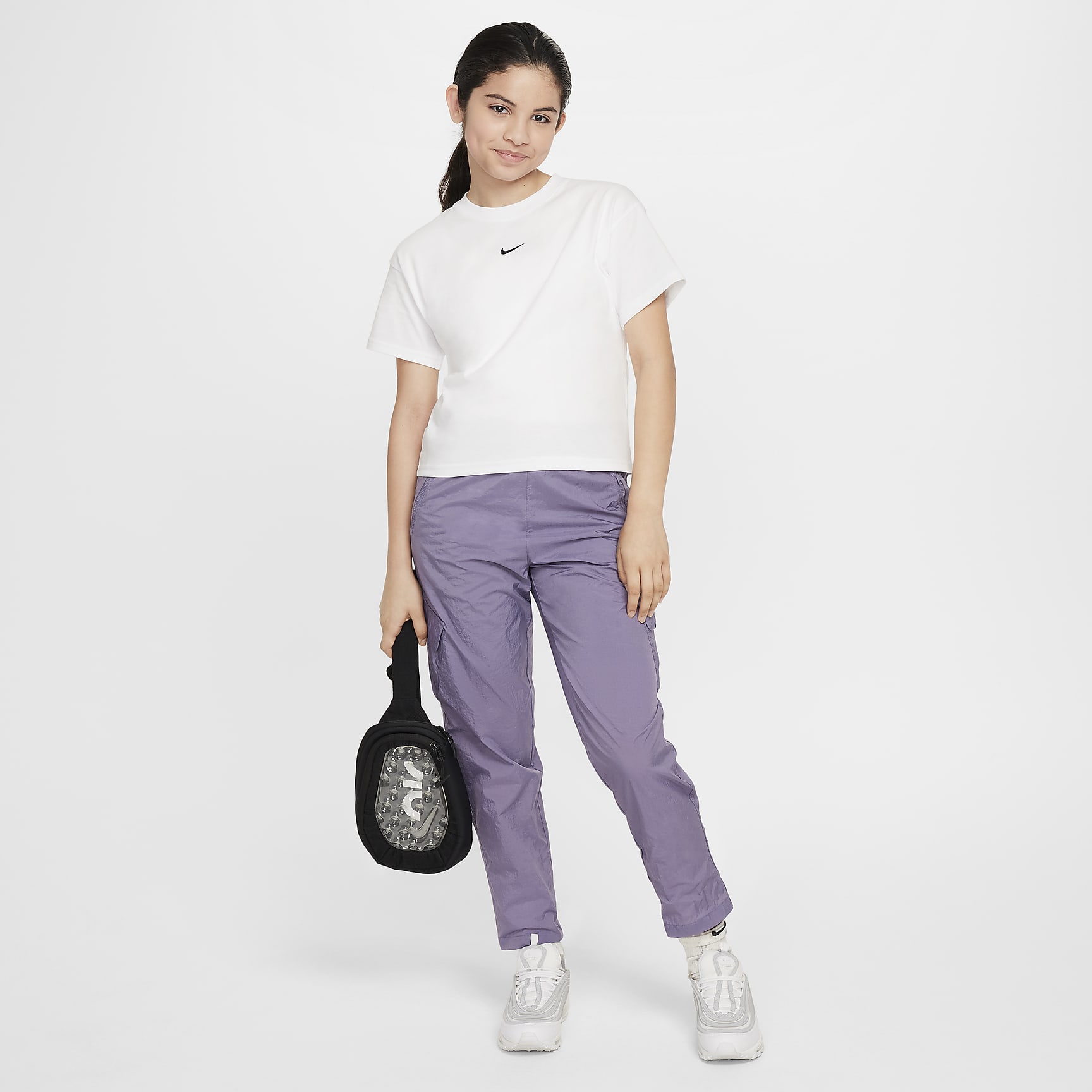 Nike Sportswear Essential Big Kids' (Girls') T-Shirt