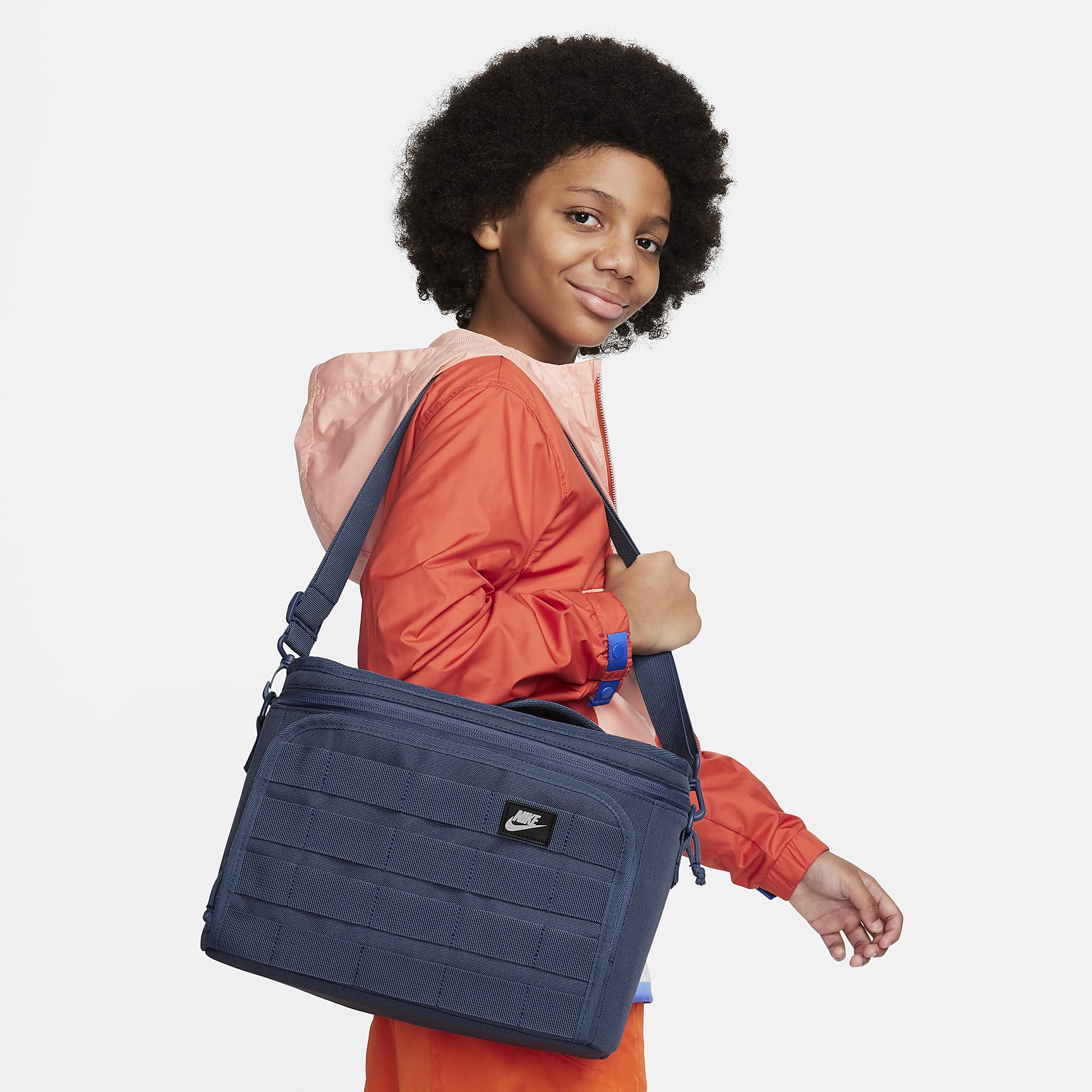 Nike Sportswear Plus Lunch Bag (9L)