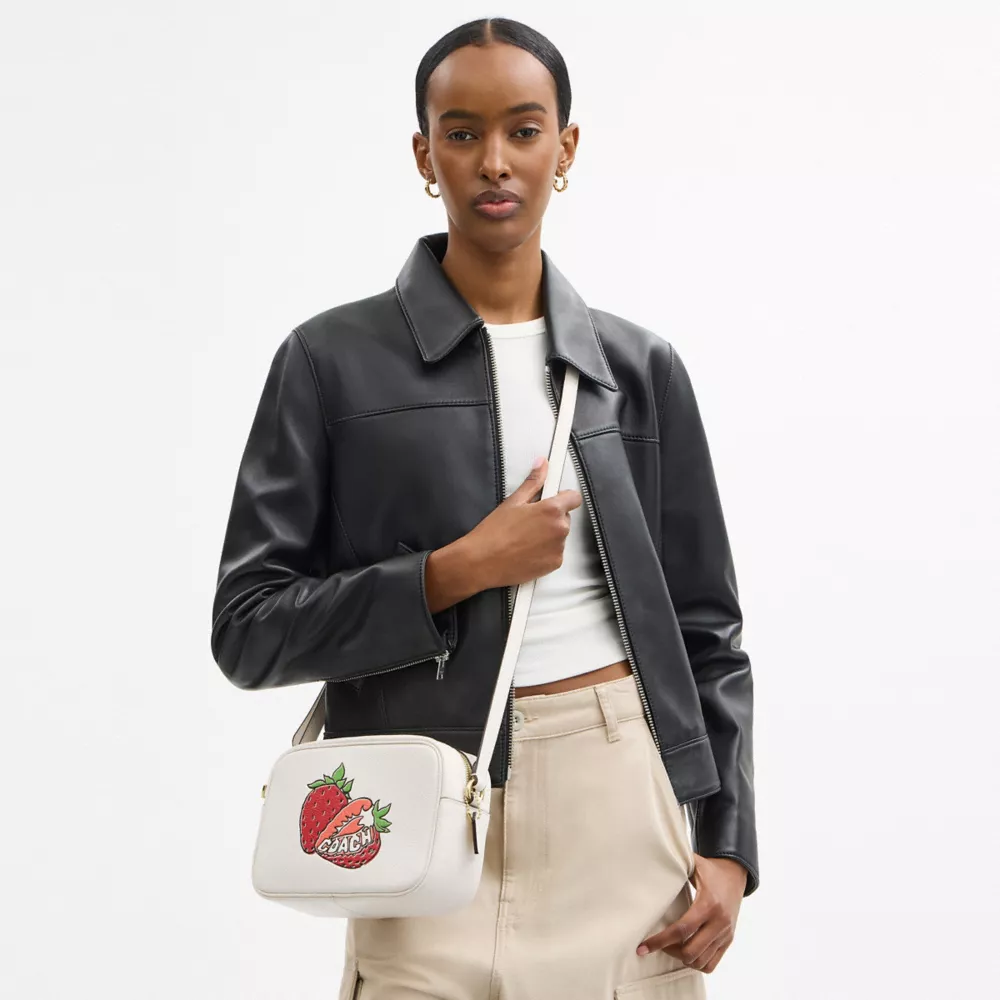 Сумка COACH Jamie Camera Bag With Strawberry Graphic