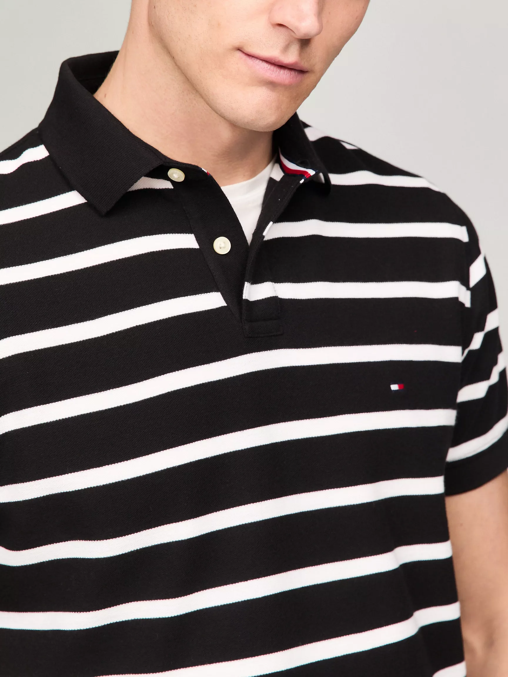Мужское поло Tommy Hilfiger, Полосатое влагоотводящее поло стандартного кроя