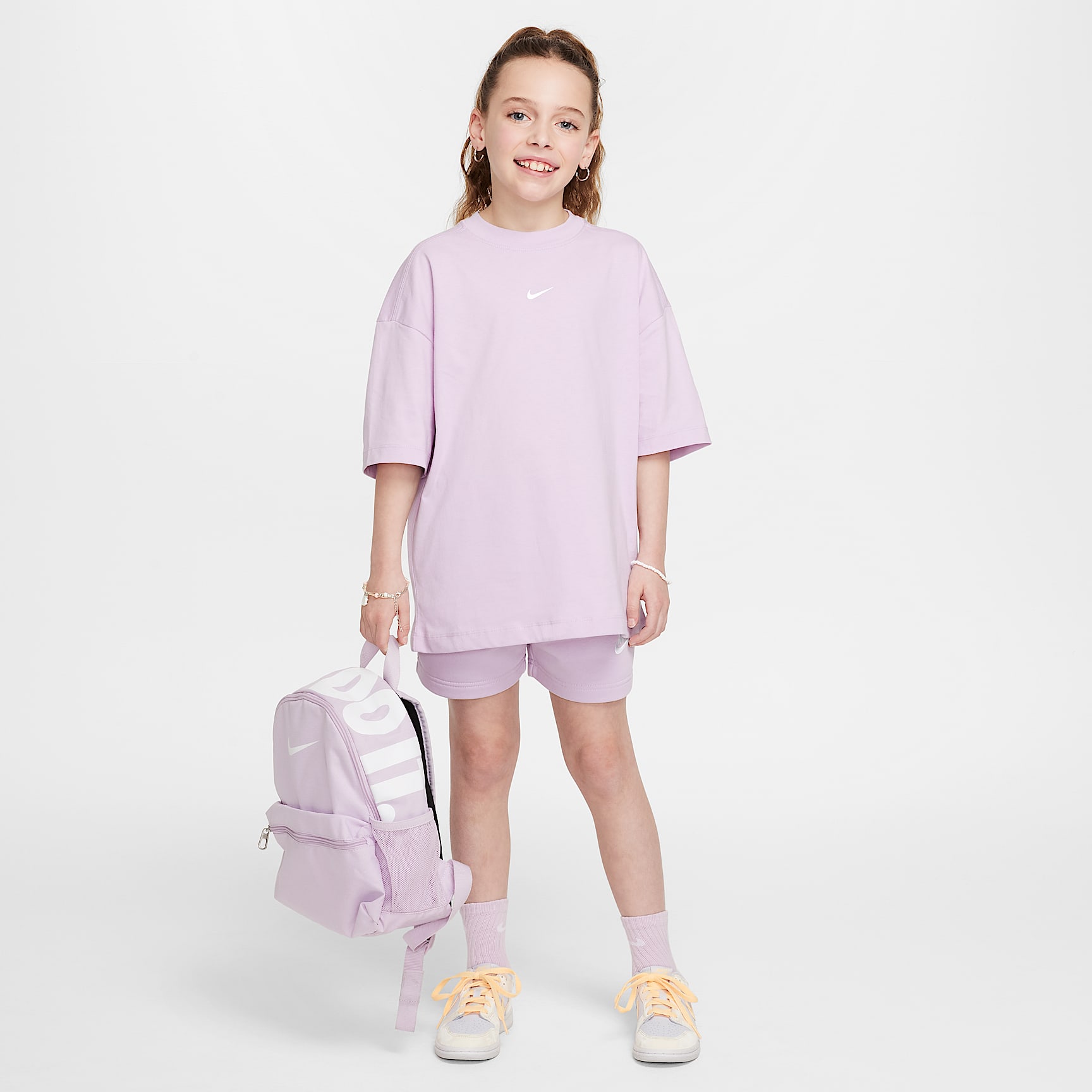 Nike Sportswear Big Kids' (Girls') Oversized T-Shirt