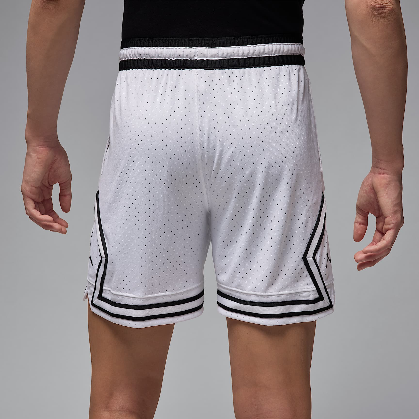 Jordan Sport Men's Dri-FIT Mesh Diamond Shorts