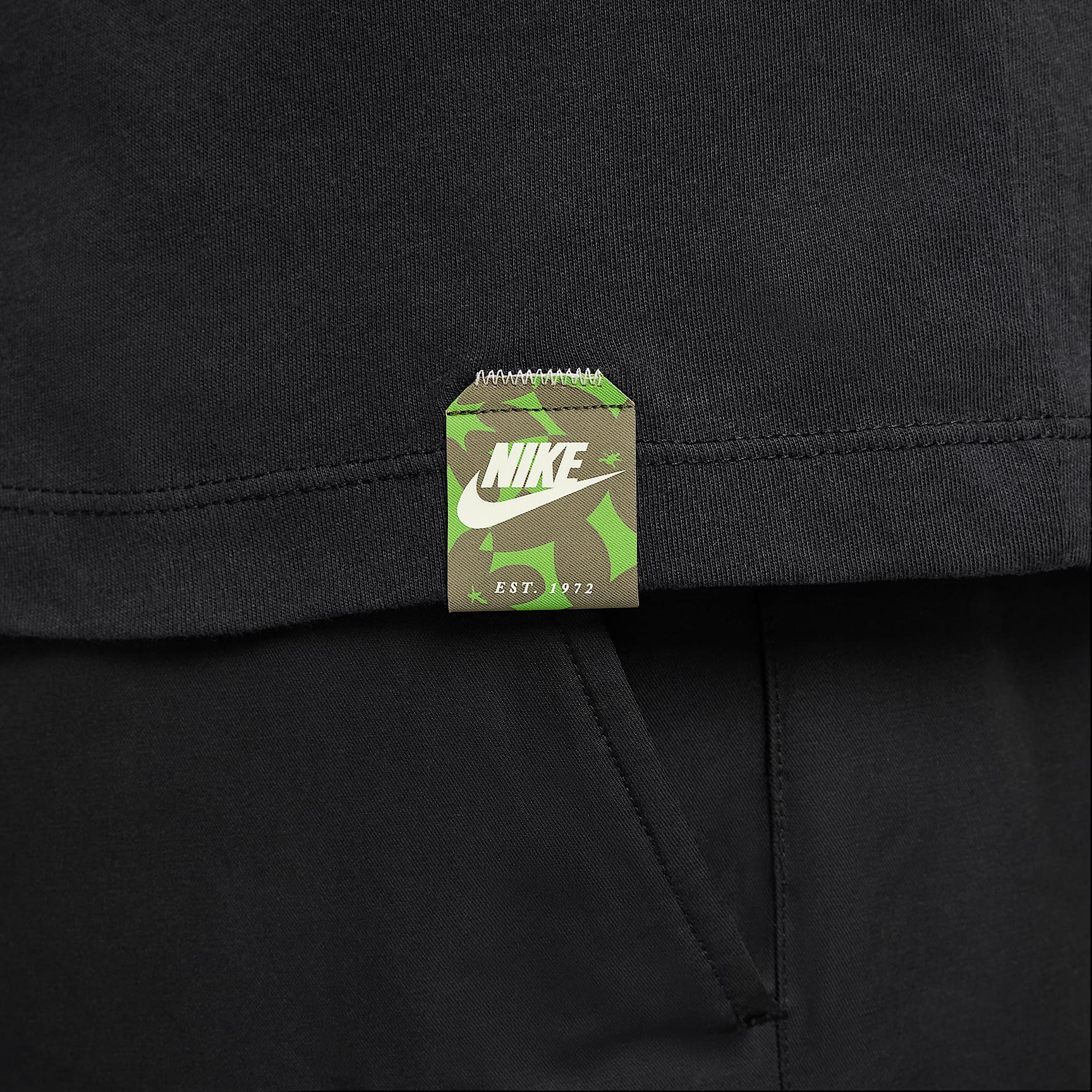 Nike Sportswear Club Long-Sleeve T-Shirt