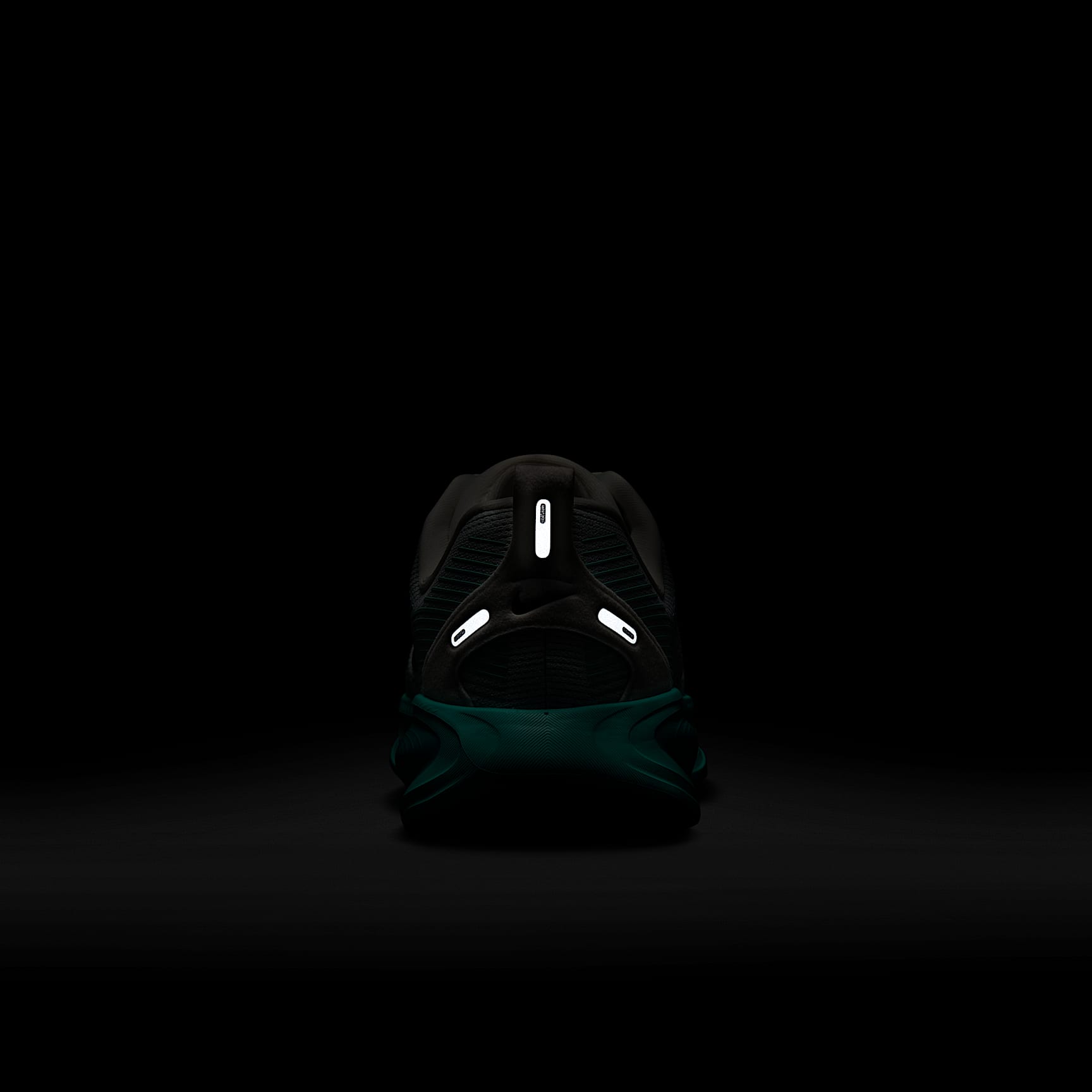 Nike Vomero 18 Big Kids' Road Running Shoes