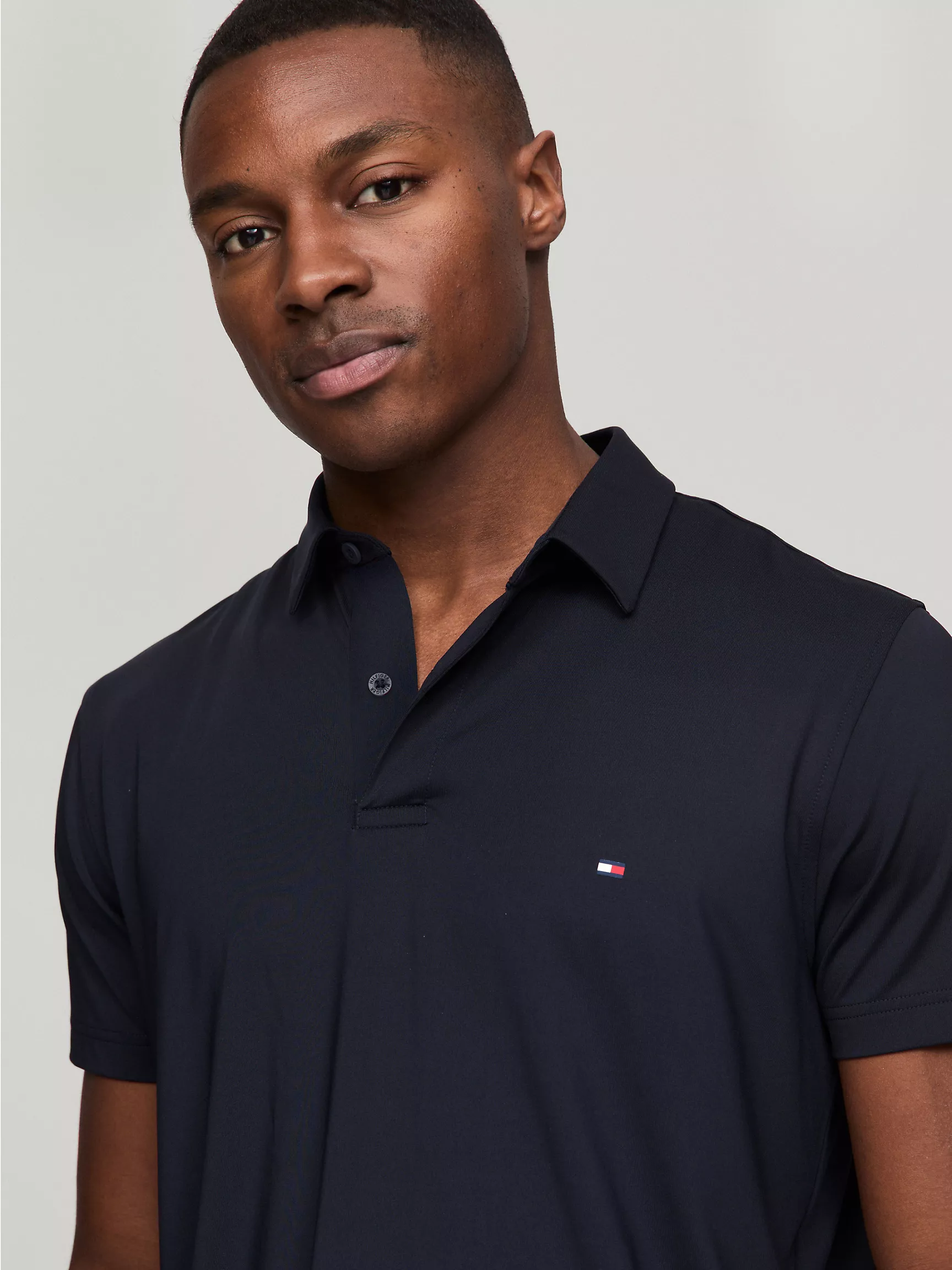 Мужское поло Tommy Hilfiger, Технологичное поло стандартного кроя