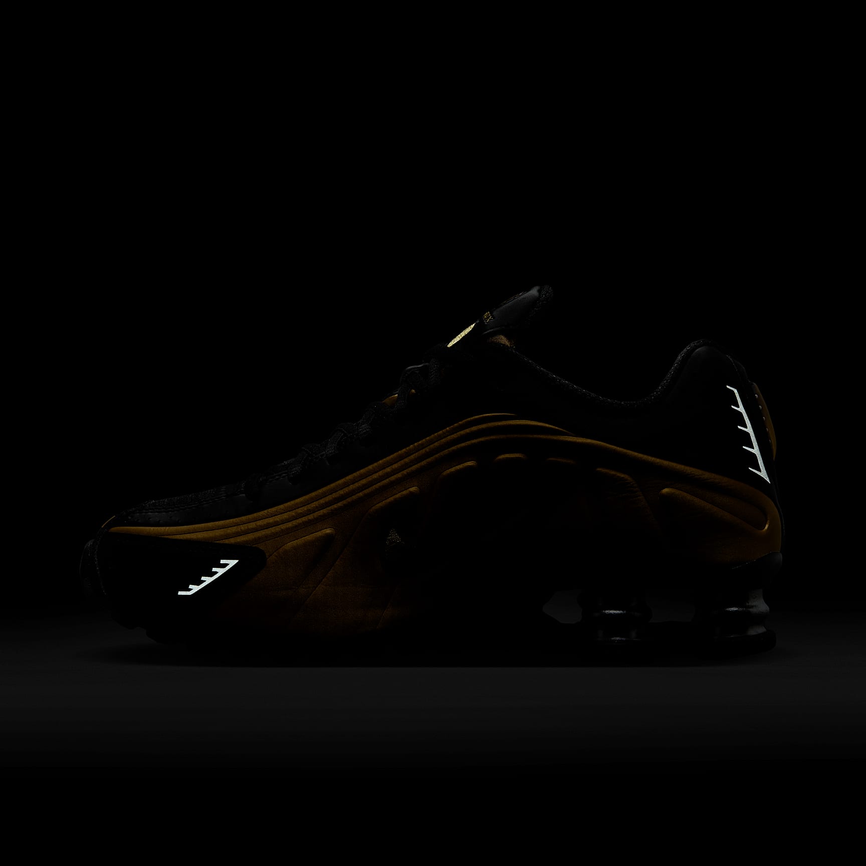 Nike Shox R4 Women's Shoes