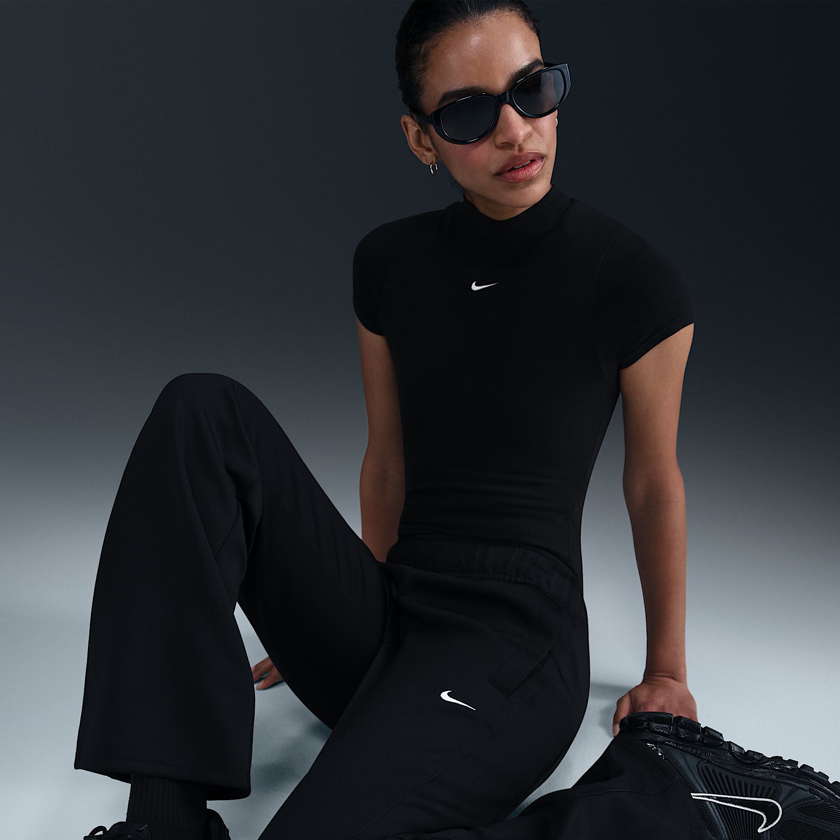 Nike Sportswear Windrunner Women's Mid-Rise Slim Knit Pants