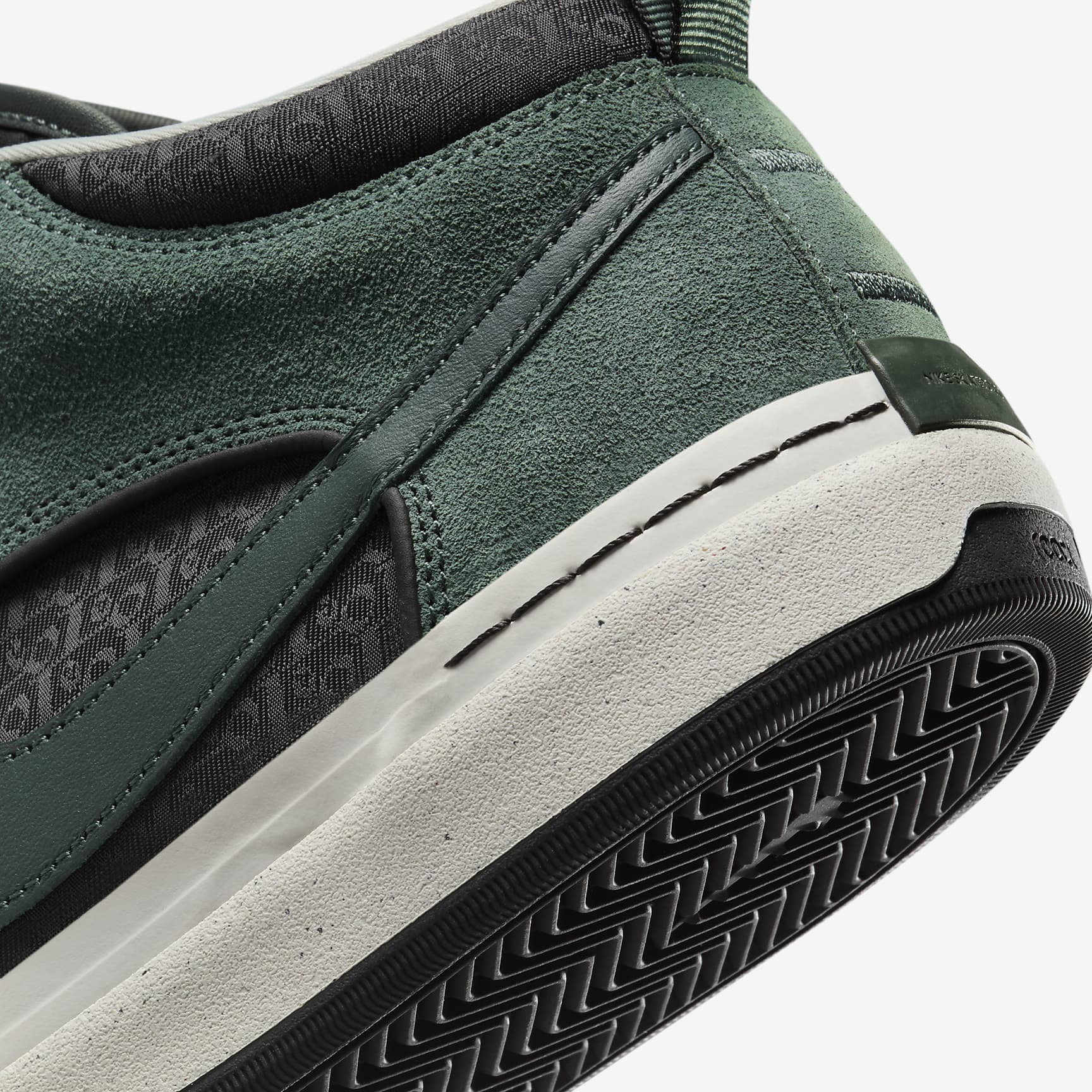 Nike SB React Leo Skate Shoes