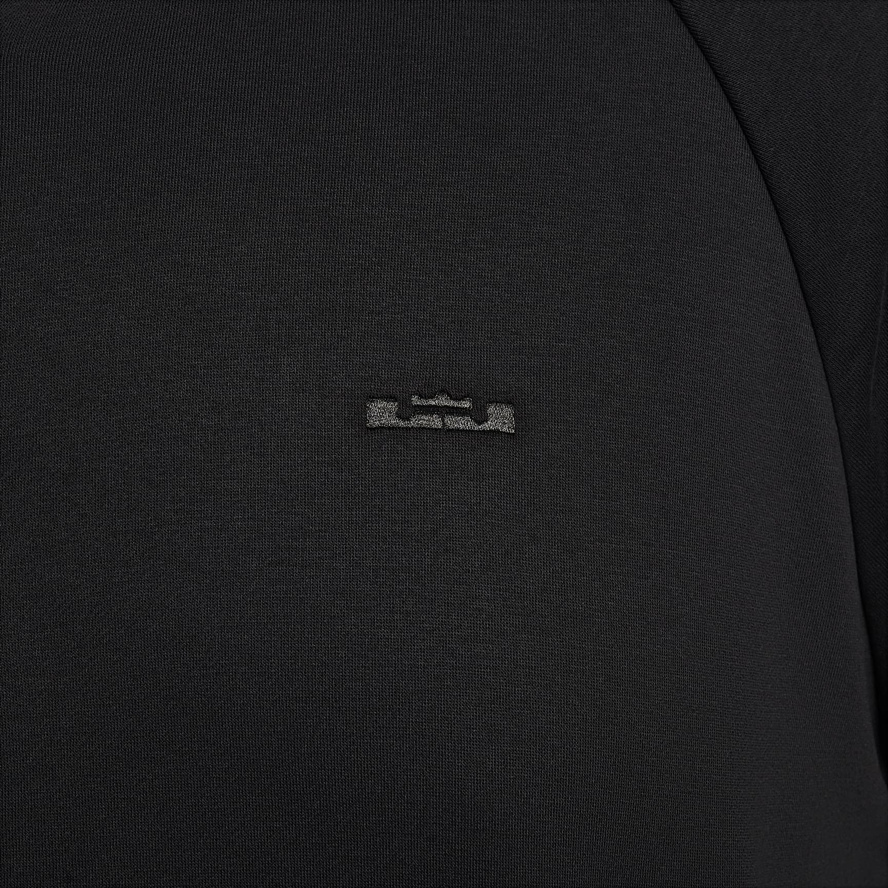 LeBron Standard Issue Men's Therma-FIT Basketball Jacket