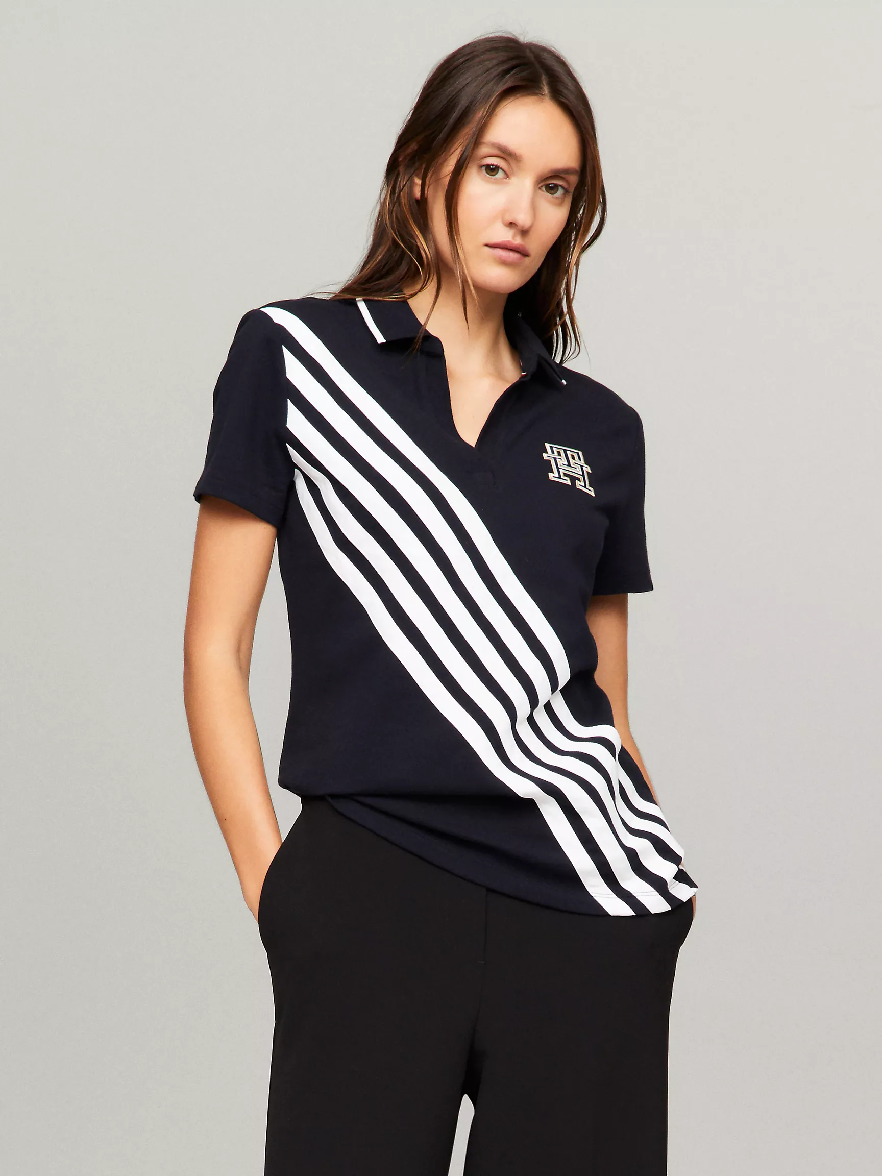 Женское поло Tommy Hilfiger, Эластичное хлопковое поло с открытым воротником и фирменными полосками