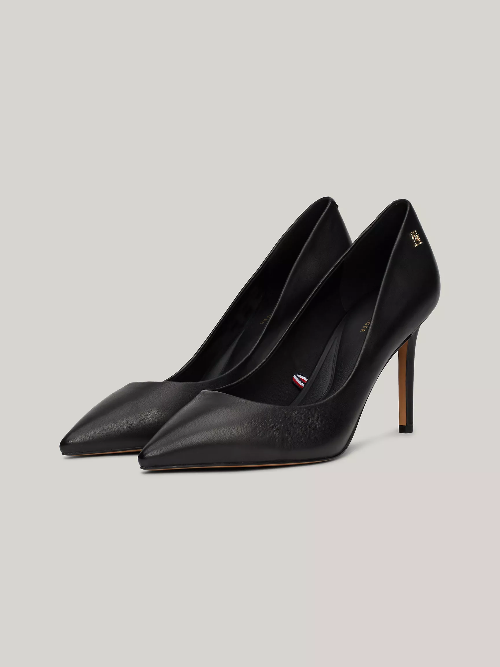 Женская обувь Tommy Hilfiger, Кожаные туфли с заострённым носком и монограммным узором