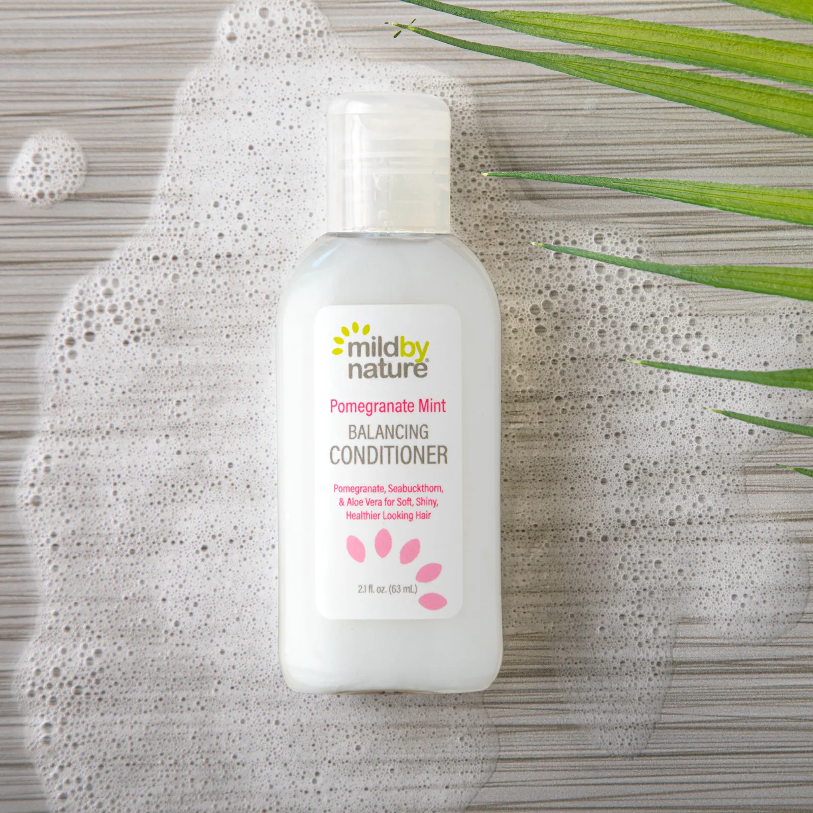 Mild By Nature, балансирующий кондиционер с гранатом и мятой, компактный размер, 63 мл (2,10 жидк. унции)