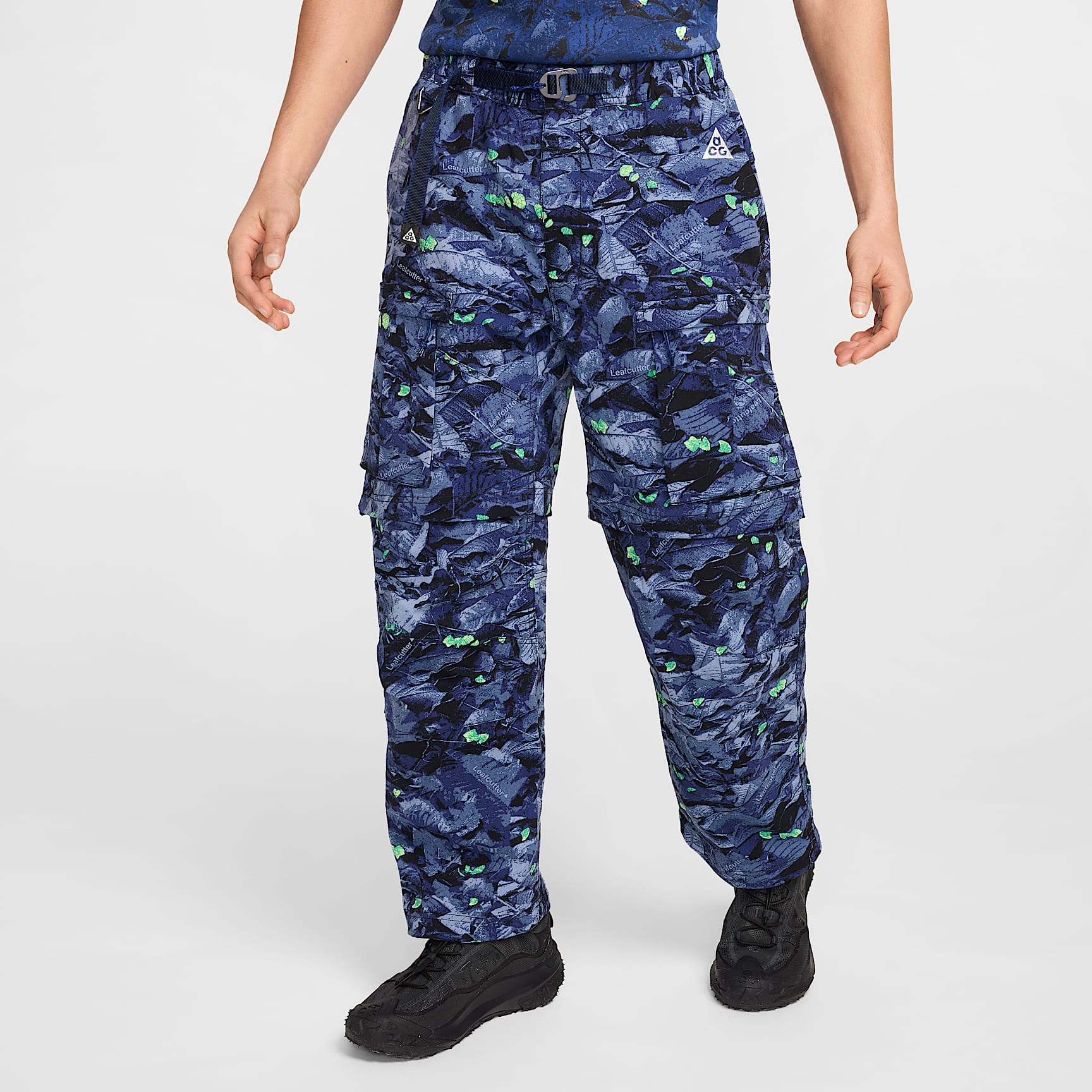 Nike ACG "Smith Summit" Water-Repellent UV Cargo Pants