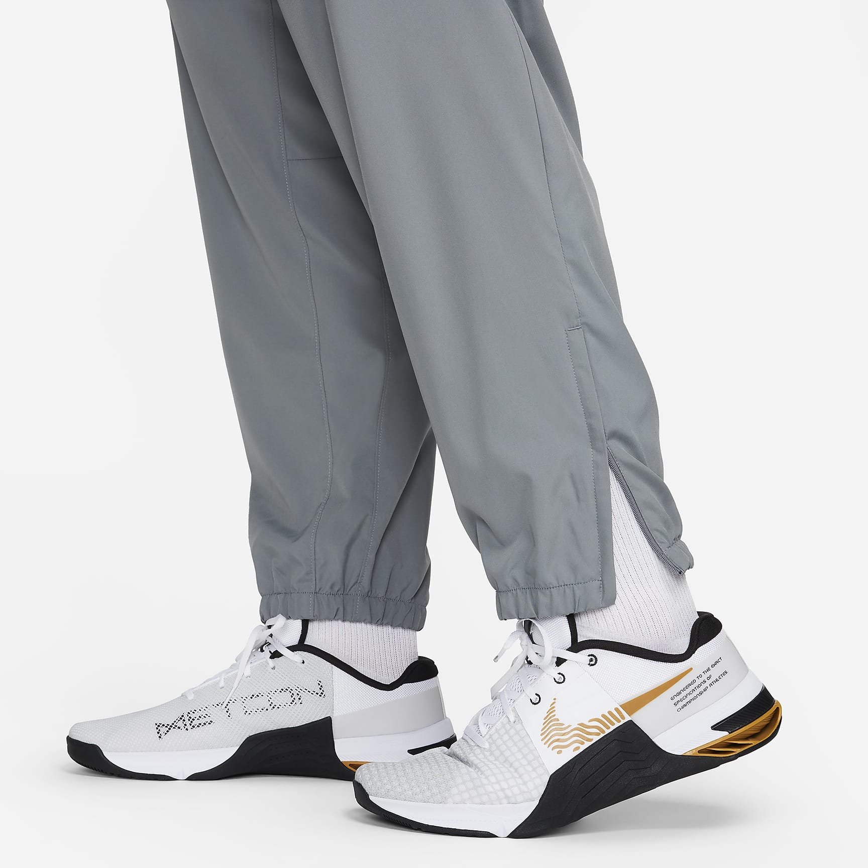Nike Form Men's Dri-FIT Tapered Versatile Pants