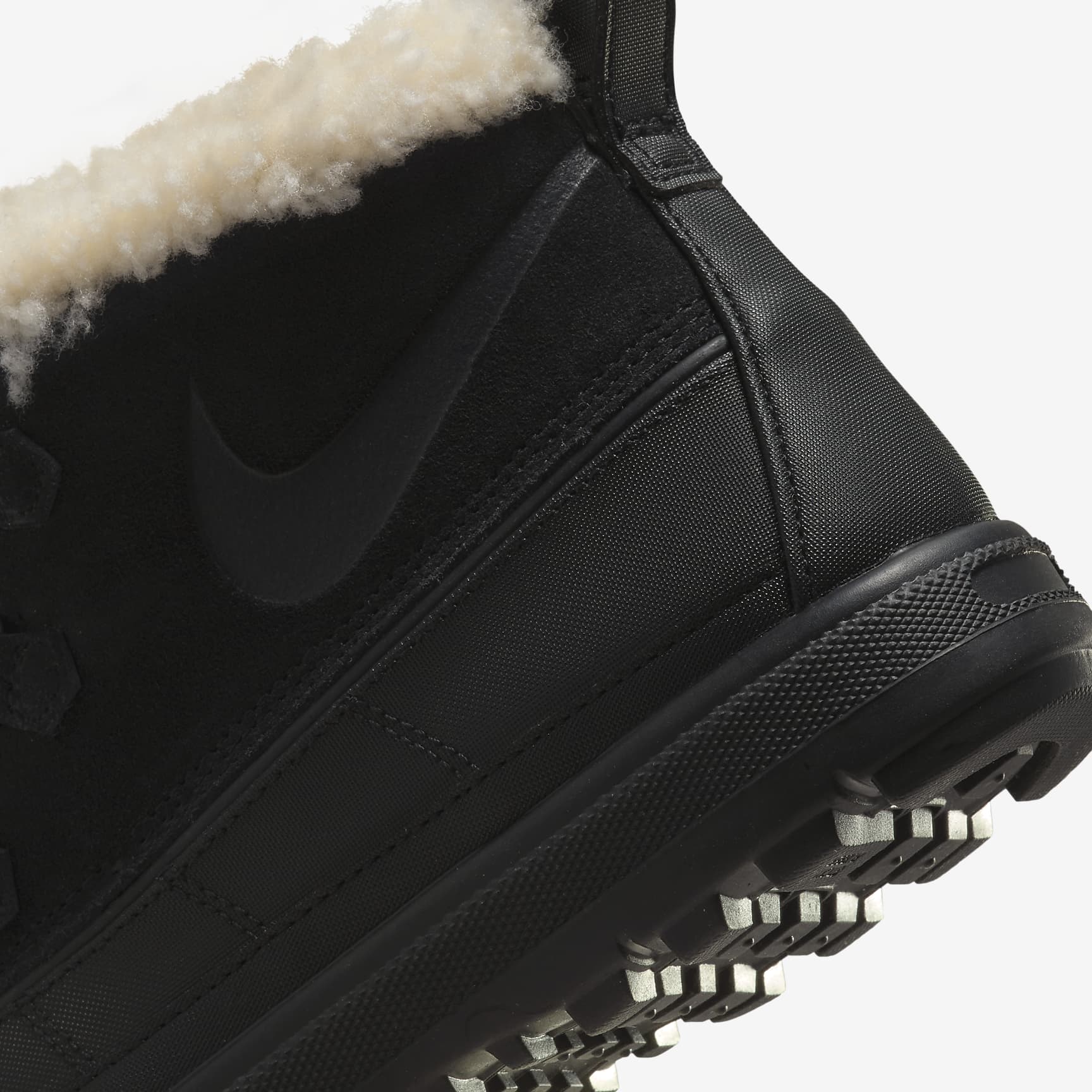 Nike Woodside Chukka 2 Women's Boots