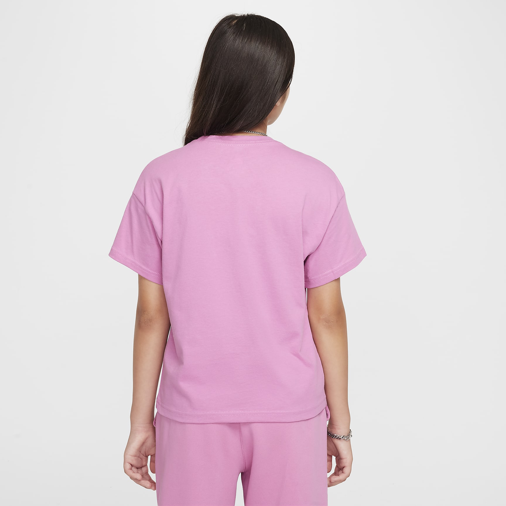 Nike Sportswear Essential Big Kids' (Girls') T-Shirt