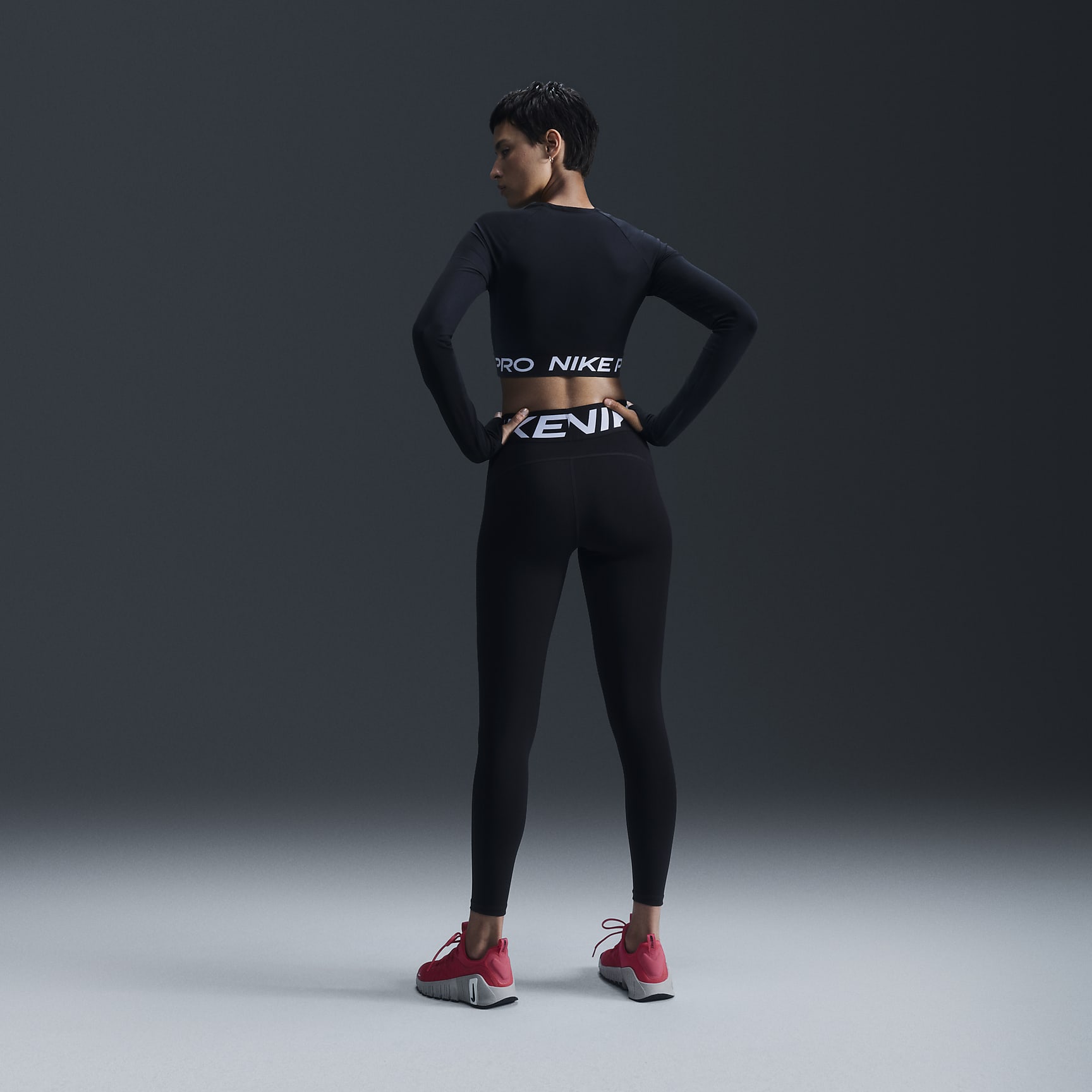Nike Pro Women's Dri-FIT Cropped Long-Sleeve Top
