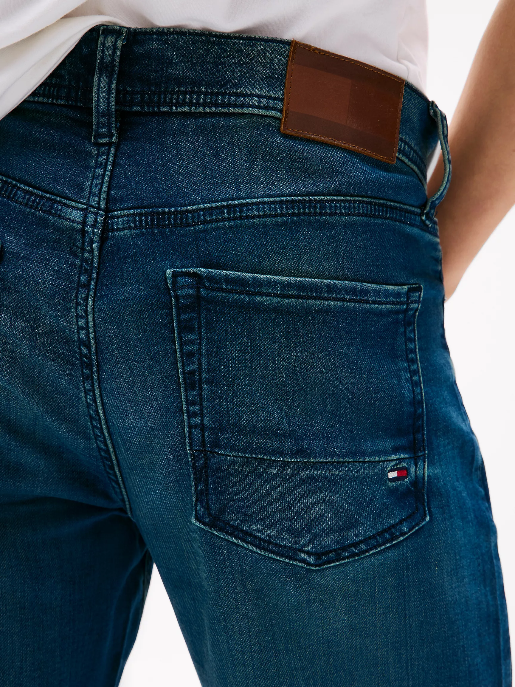 Мужские джинсы Tommy Hilfiger, Джинсы темной стирки приталенного кроя