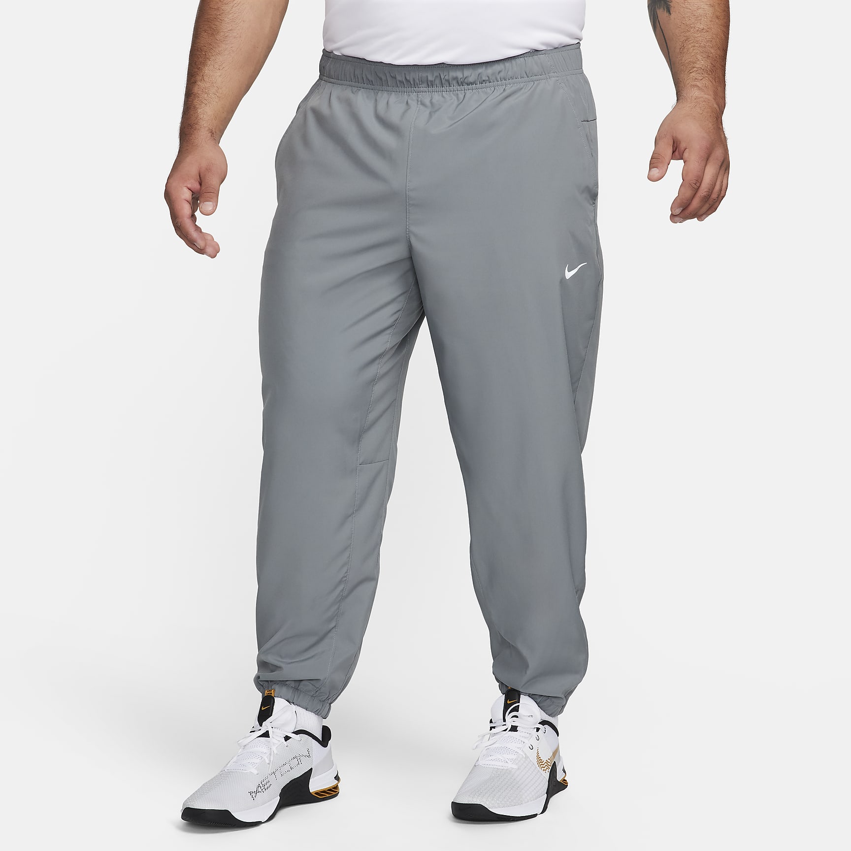 Nike Form Men's Dri-FIT Tapered Versatile Pants