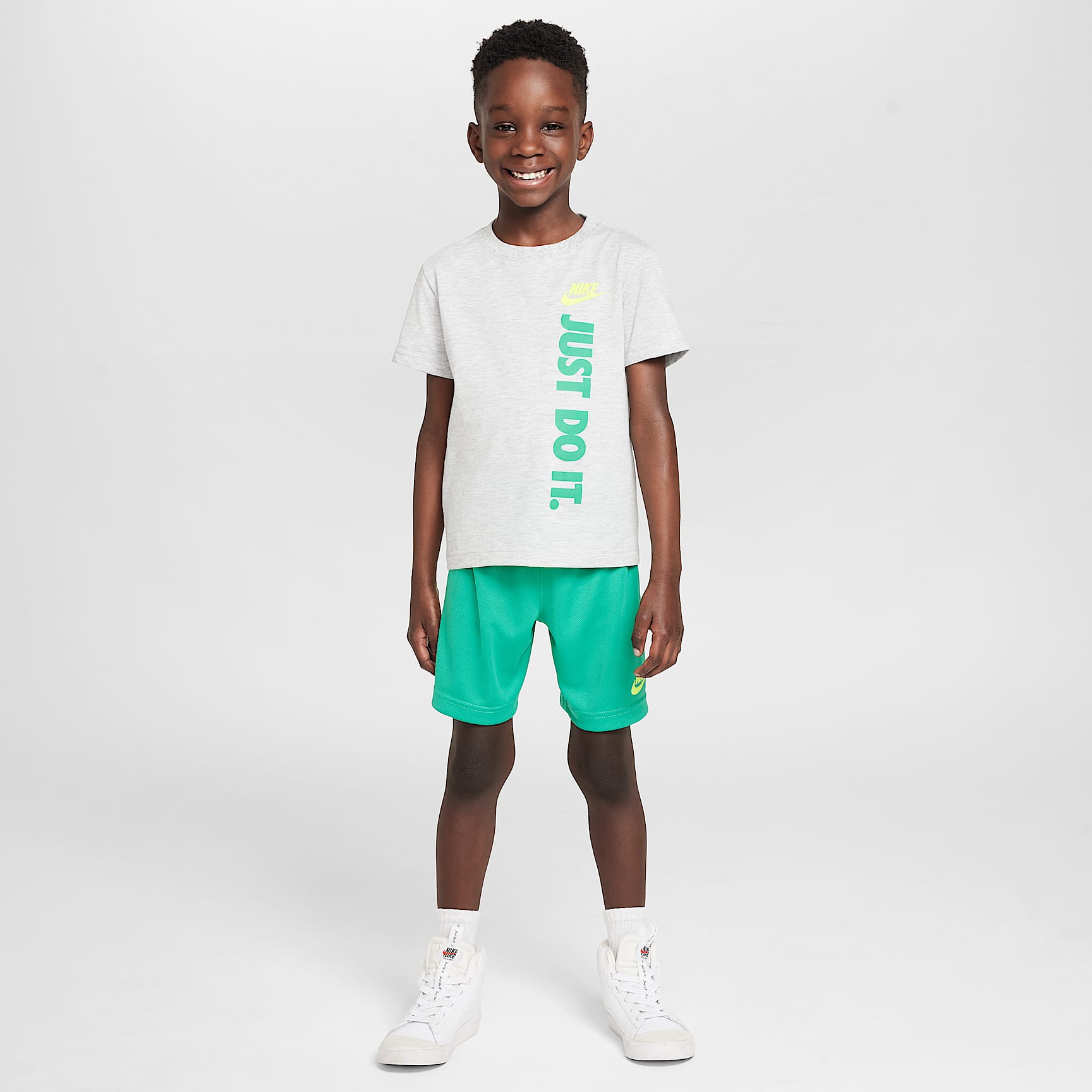 Nike Little Kids' Graphic T-Shirt and Shorts Set