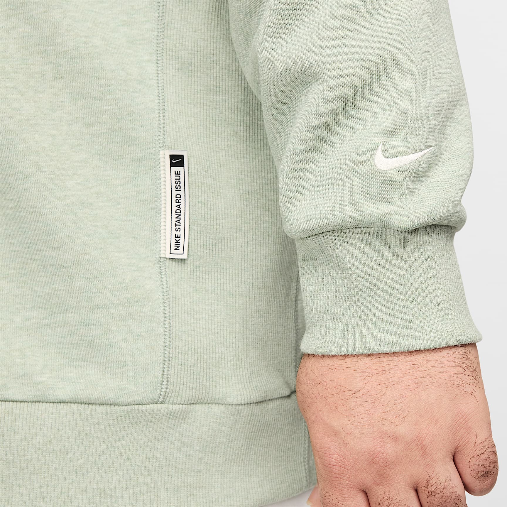 Nike Standard Issue Men's Dri-FIT Basketball Crew-Neck Sweatshirt