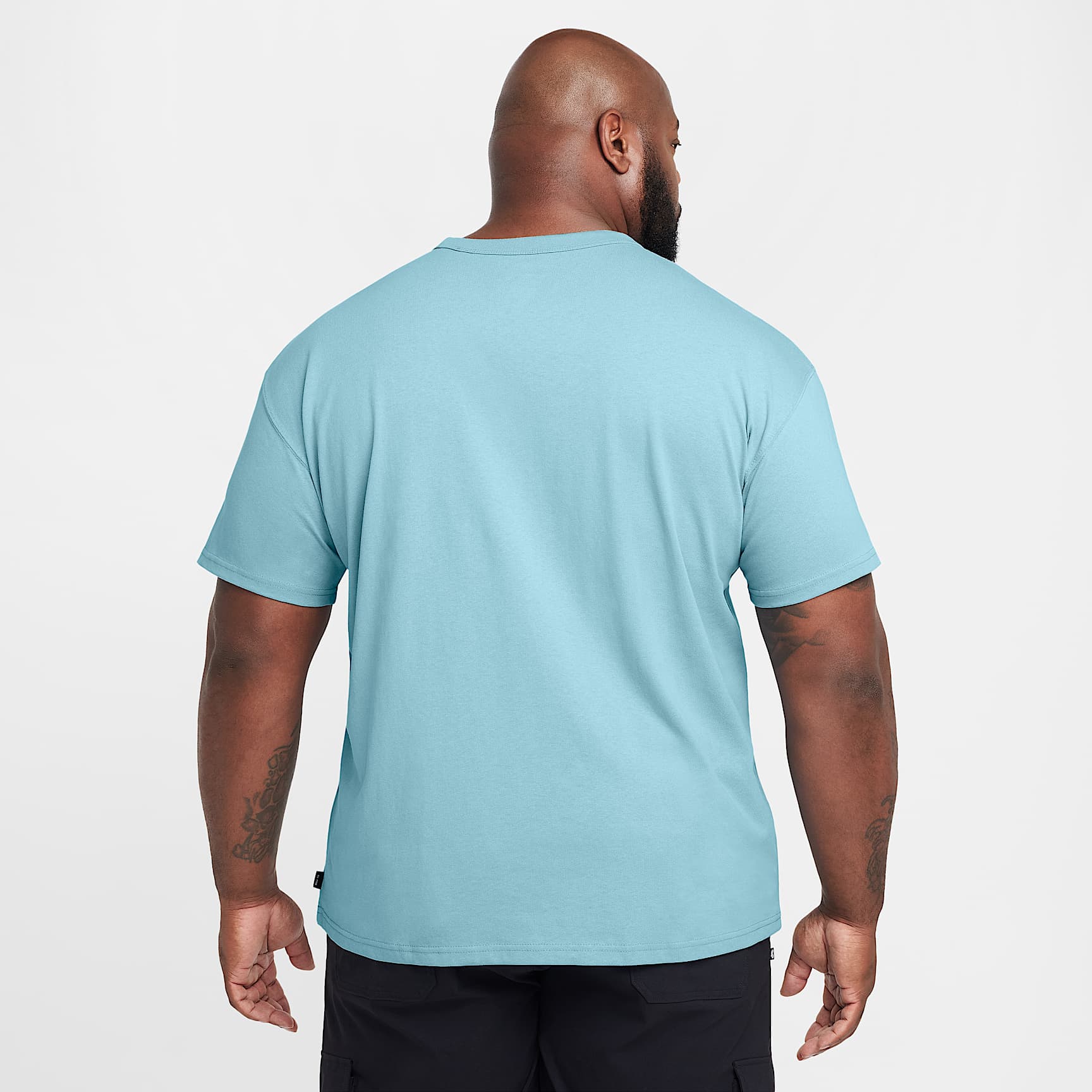 Nike Sportswear Premium Essentials Men's Pocket T-Shirt