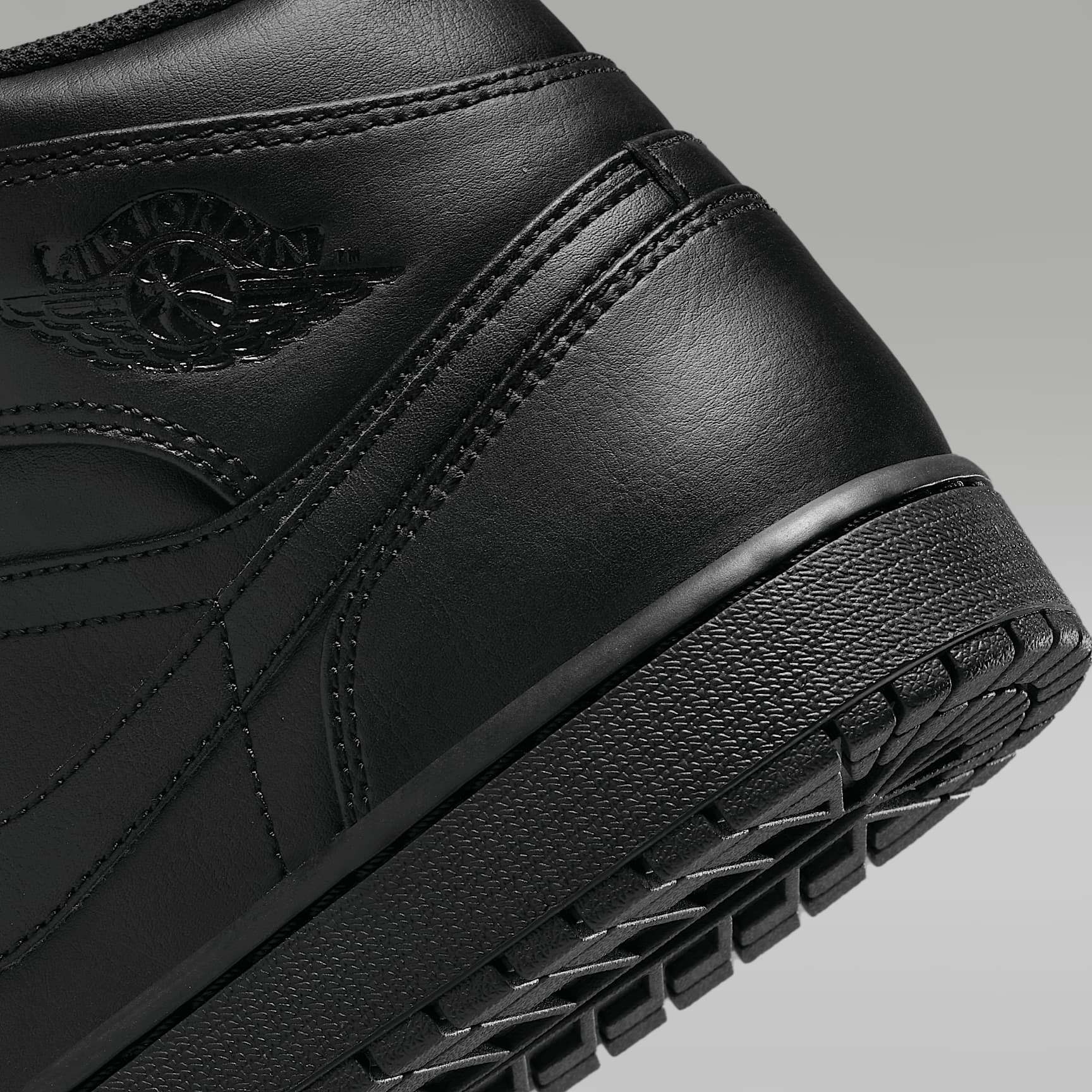 Air Jordan 1 Mid Shoes