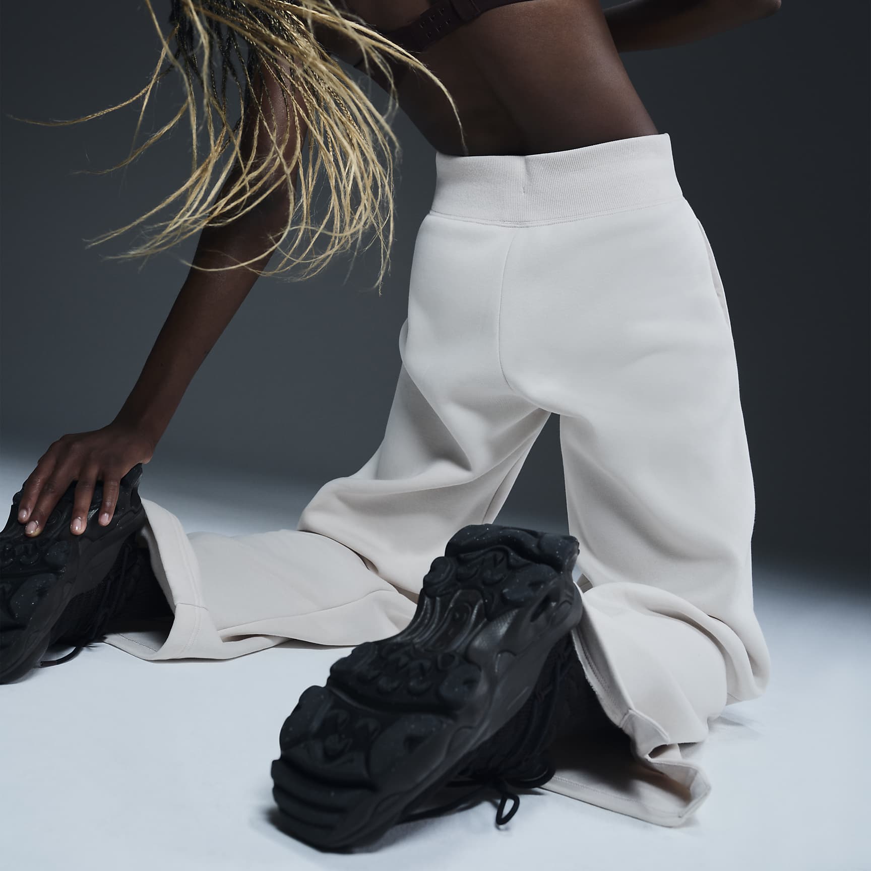 Nike Sportswear Phoenix Fleece Women's High-Waisted Wide-Leg Sweatpants