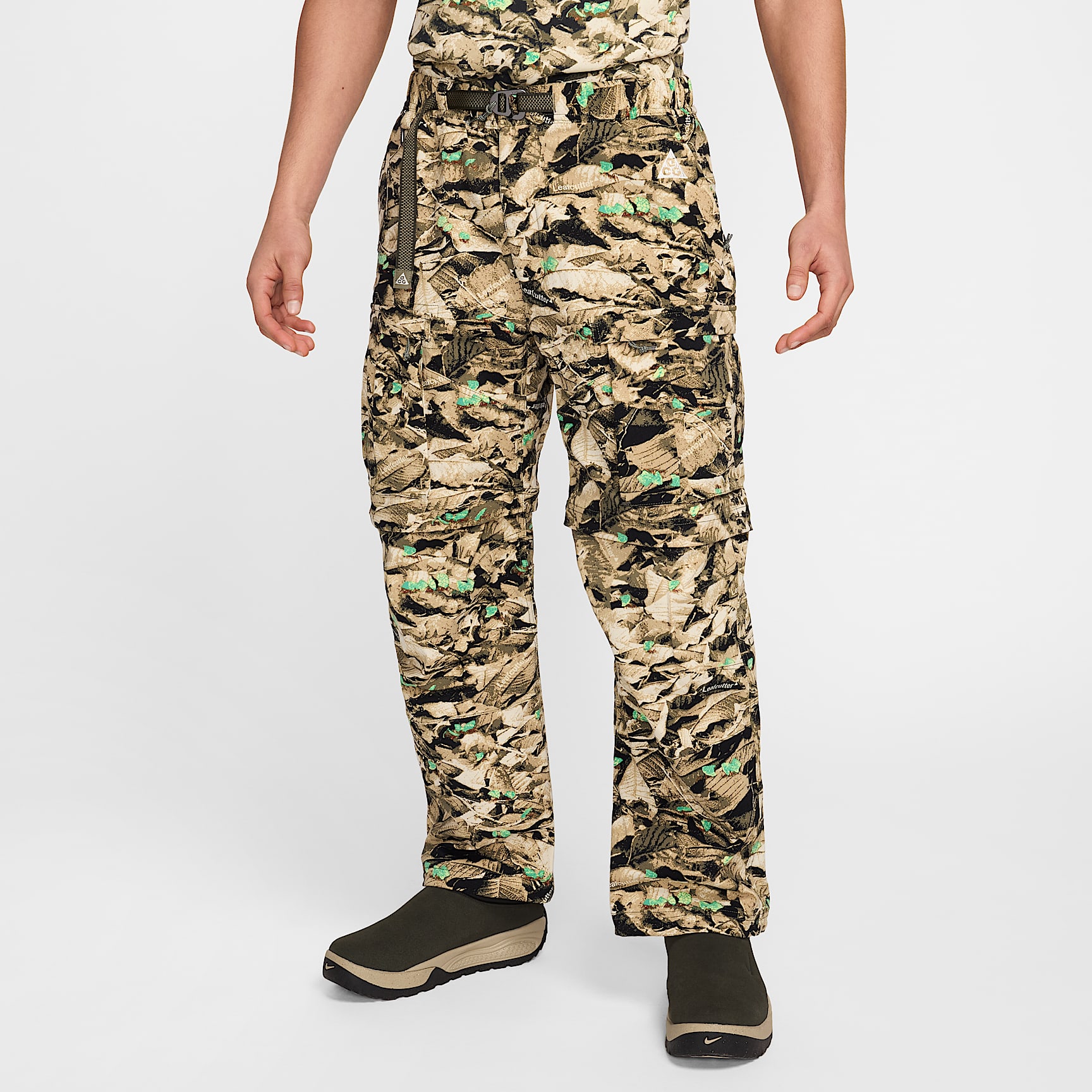 Nike ACG "Smith Summit" Water-Repellent UV Cargo Pants