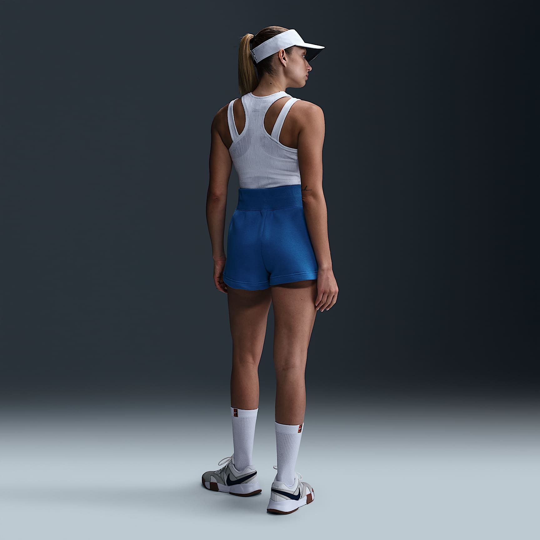 NikeCourt Phoenix Fleece Women's High-Waisted Loose Shorts