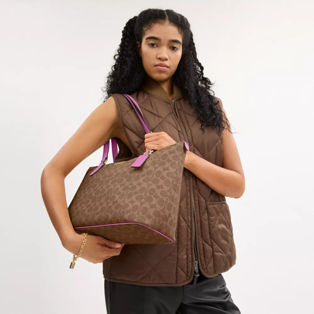 Сумка COACH Gallery Tote Bag In Signature Canvas