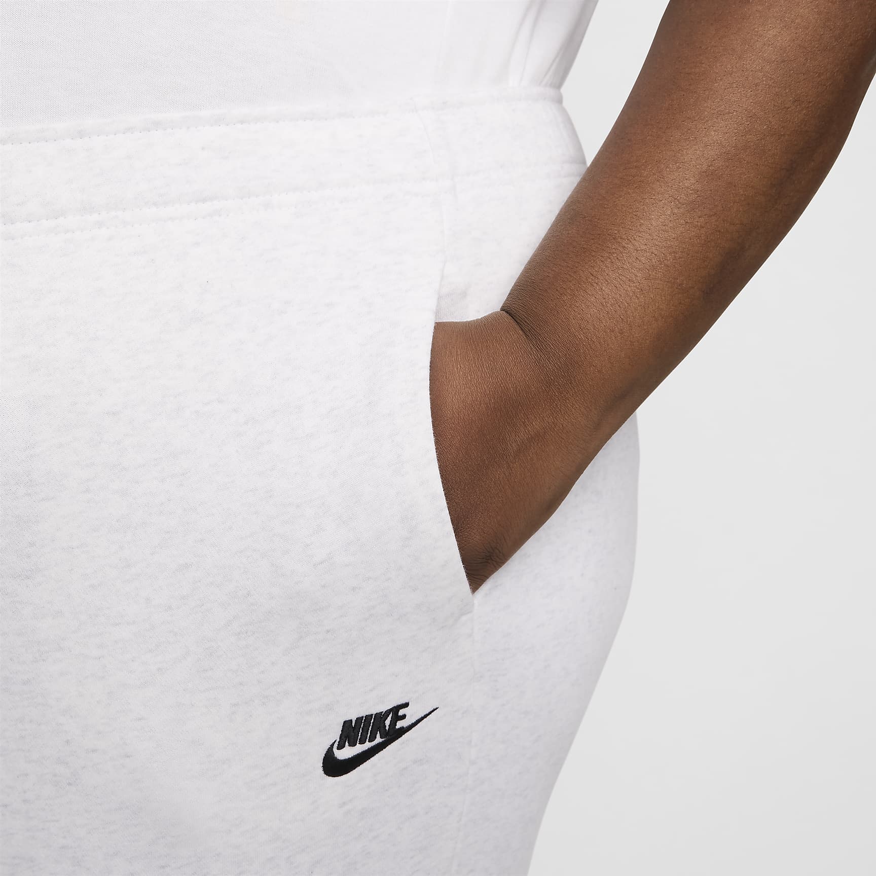 Nike Sportswear Club Fleece Women's Mid-Rise Joggers (Plus Size)