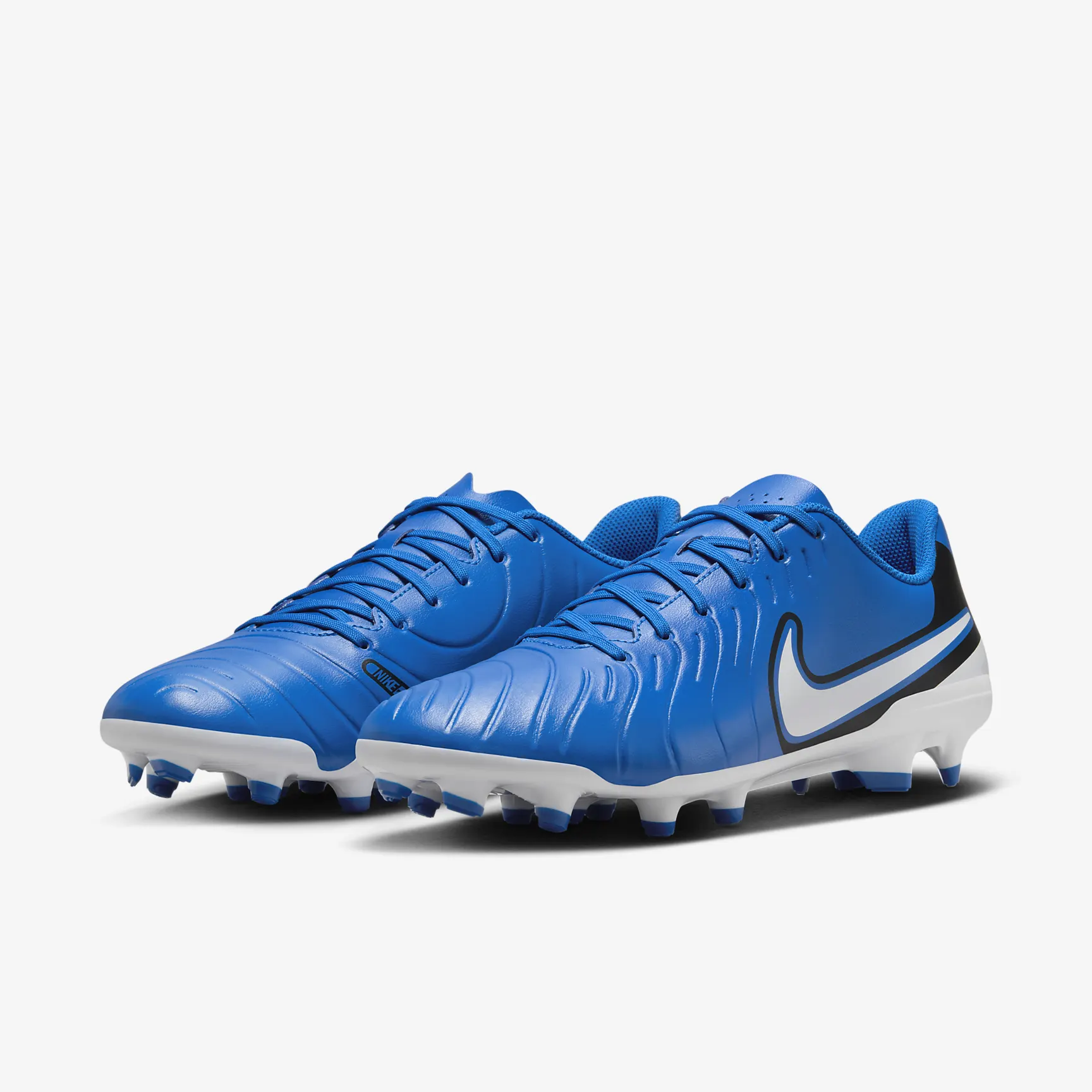 Nike Tiempo Legend 10 Club Multi-Ground Low-Top Soccer Cleats