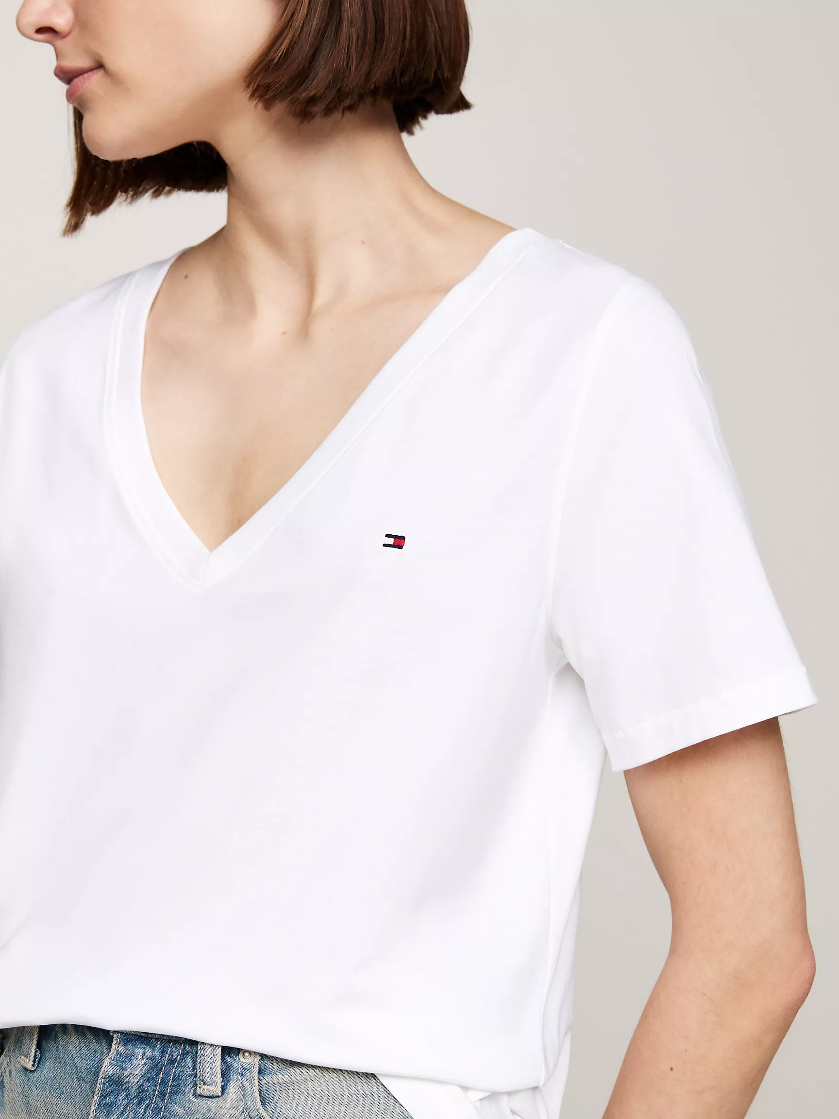Женская футболка Tommy Hilfiger, Футболка с коротким рукавом и V-образным вырезом