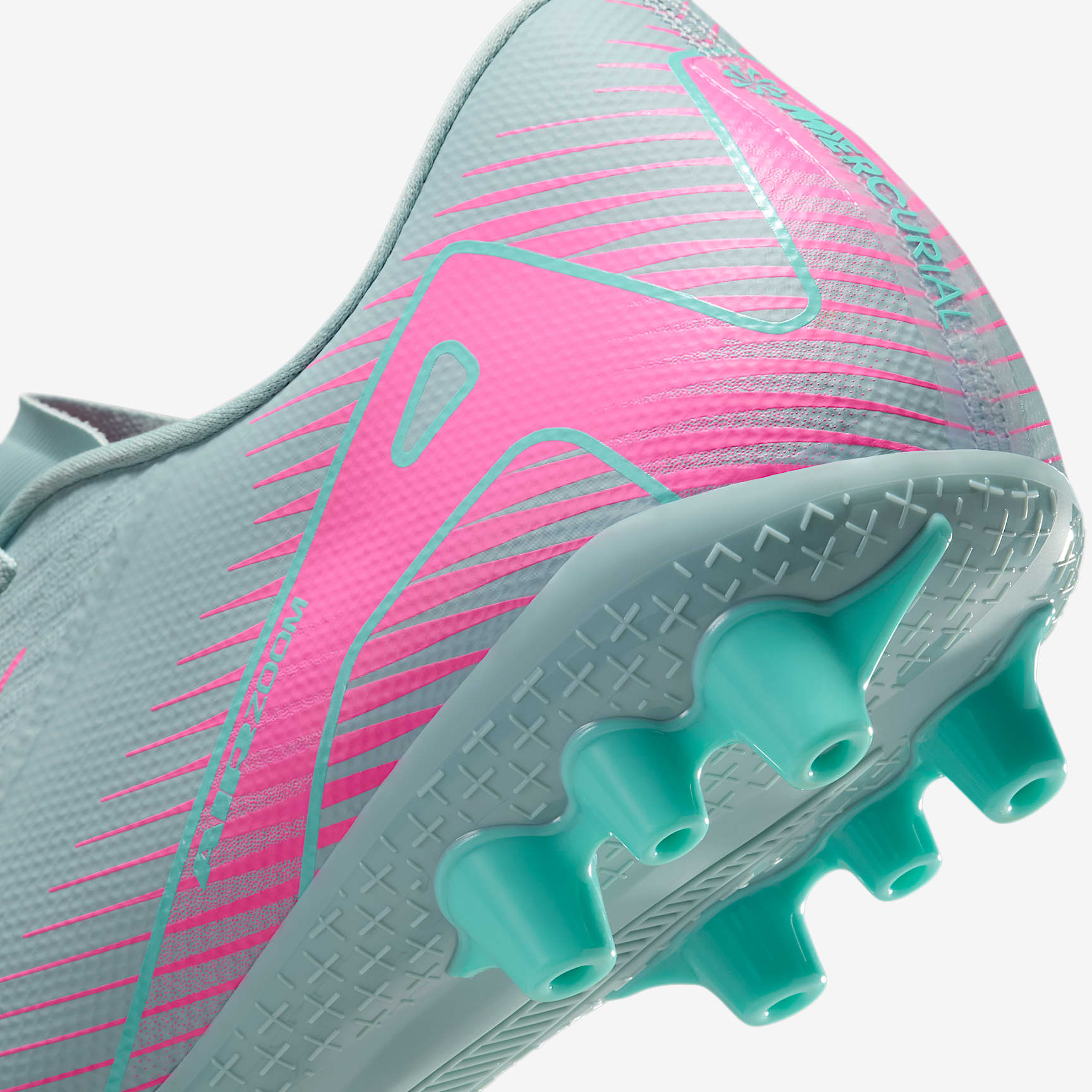 Nike Mercurial Vapor 16 Academy AG Low-Top Soccer Cleats