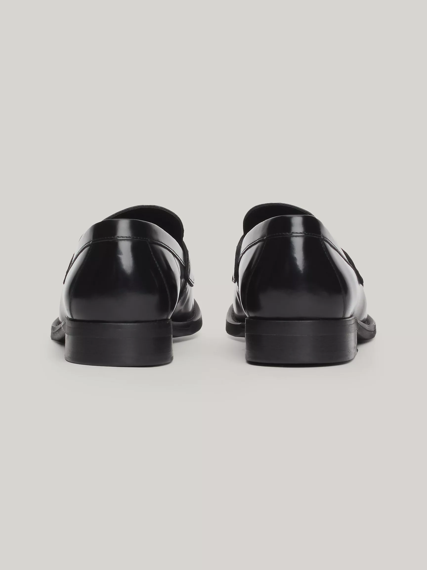 Женская обувь Tommy Hilfiger, Кожаные лоферы с монограммным узором